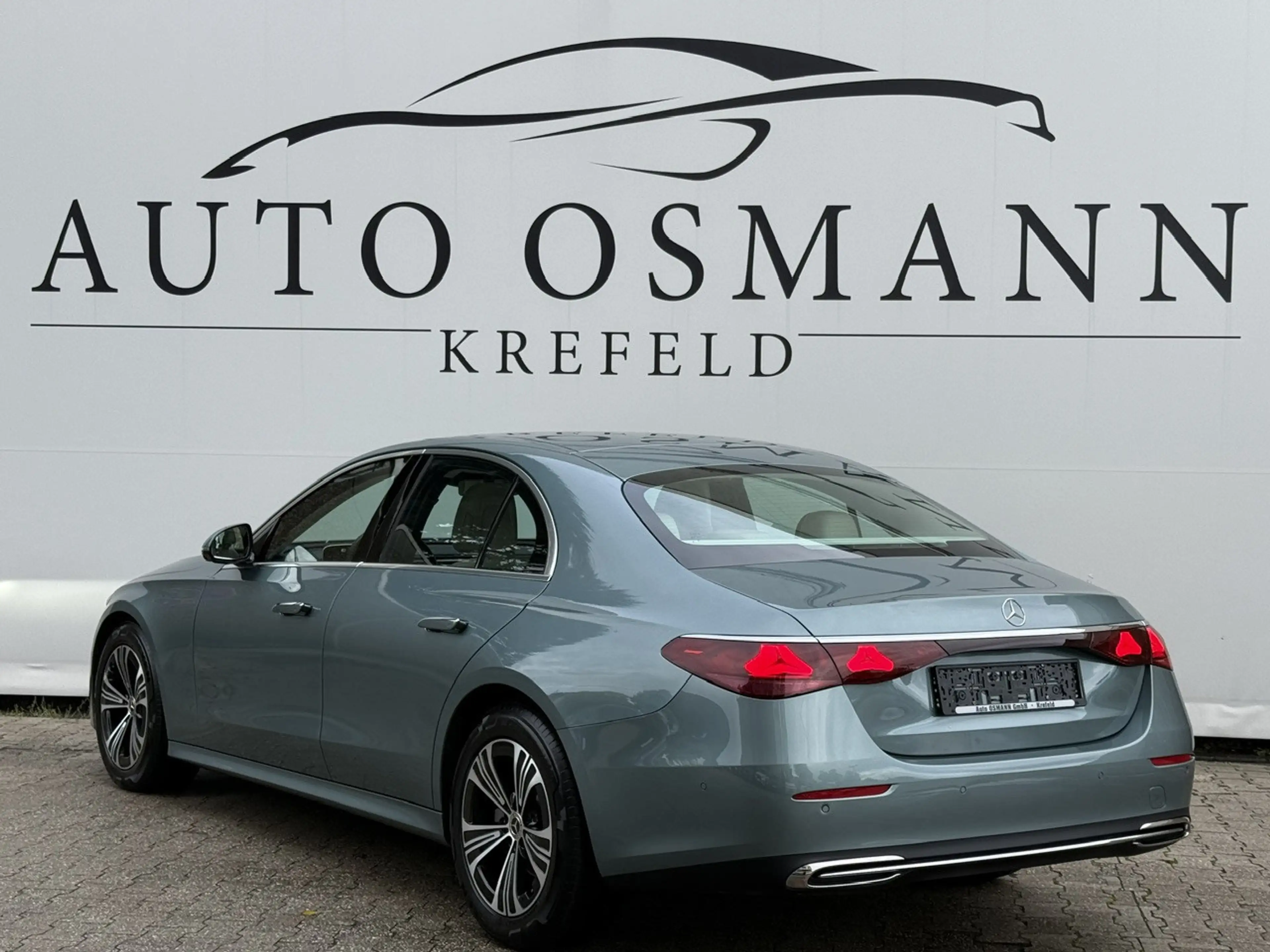 Mercedes-Benz E 220 d 4Matic 9G-TRONIC Edition AVANTGARDE — photo 3