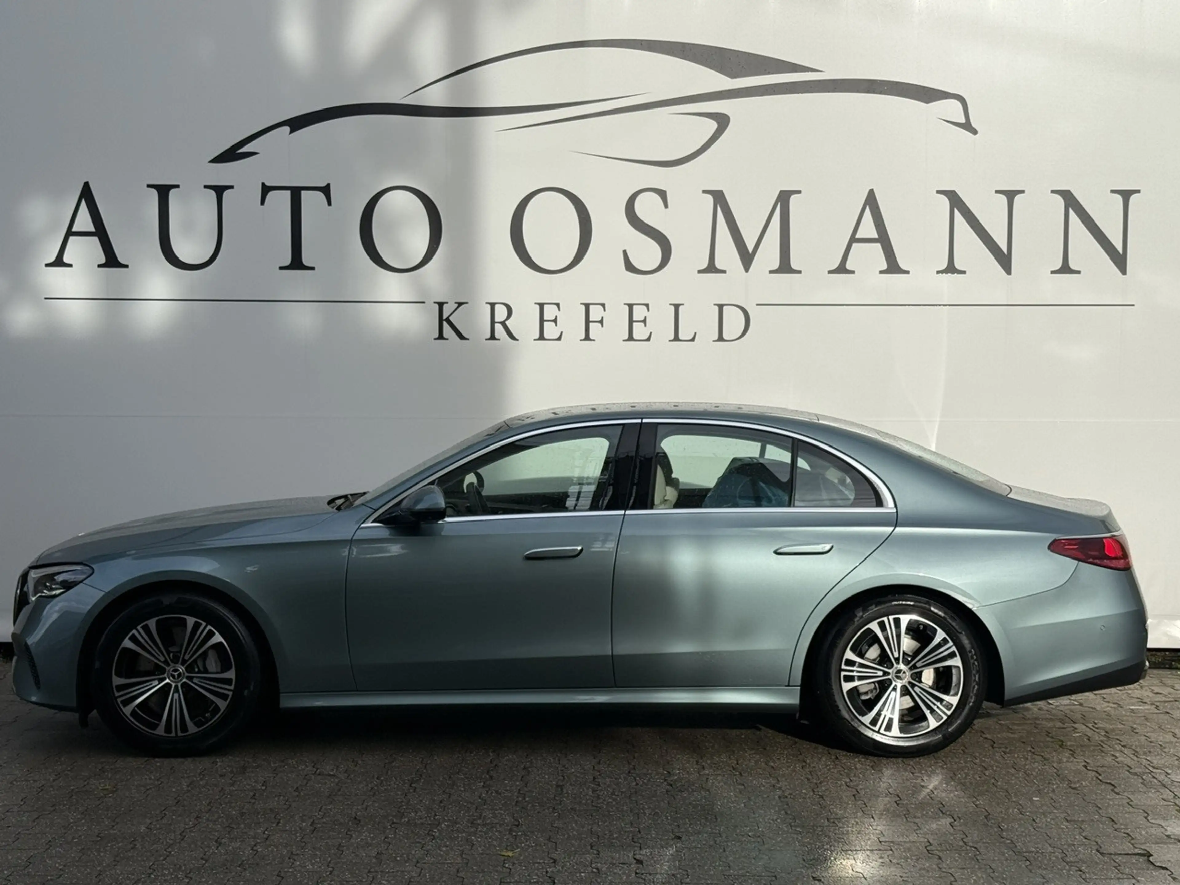 Mercedes-Benz E 220 d 4Matic 9G-TRONIC Edition AVANTGARDE — photo 32
