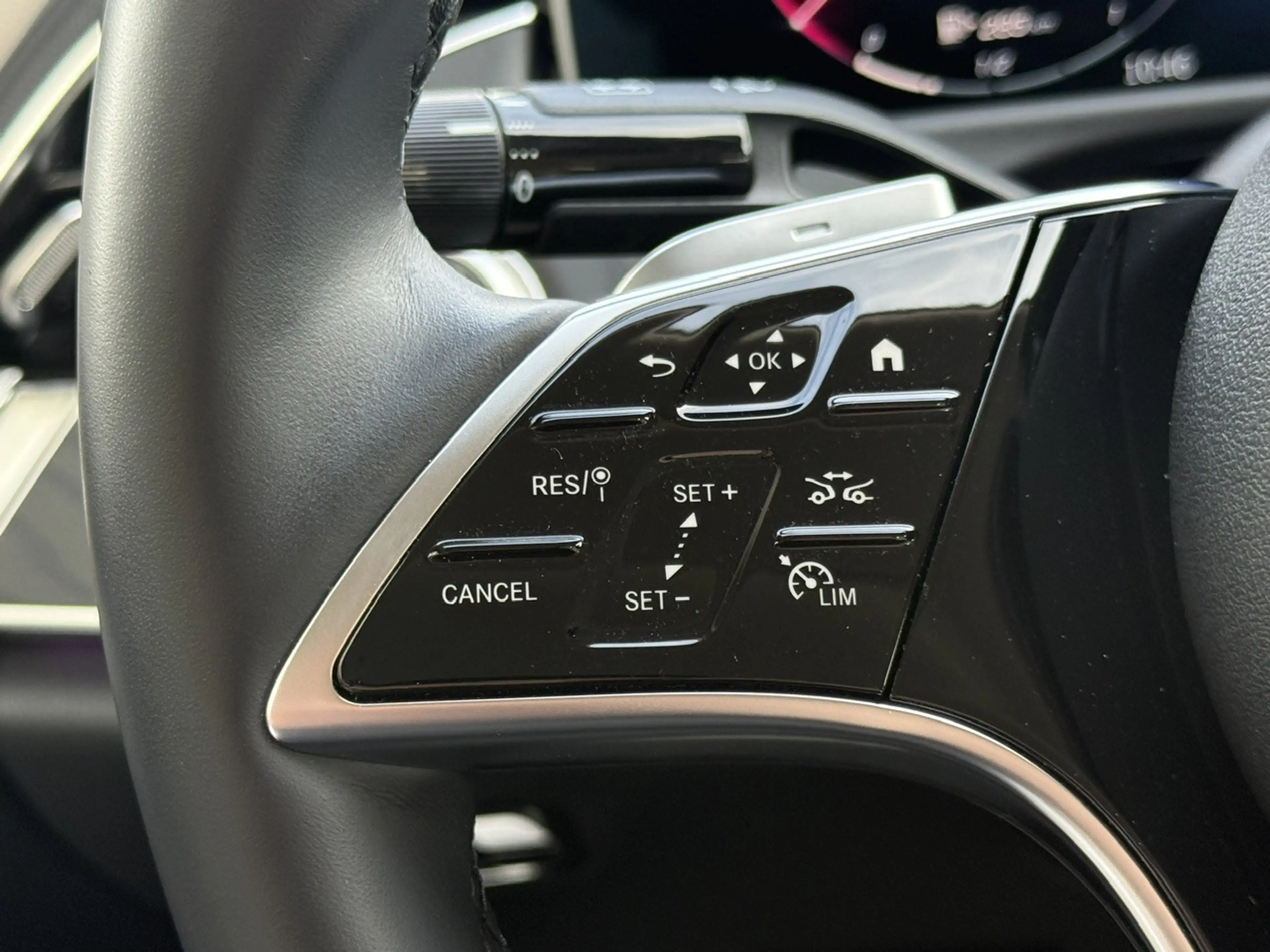 Mercedes-Benz E 220 d 4Matic 9G-TRONIC Edition AVANTGARDE — photo 27