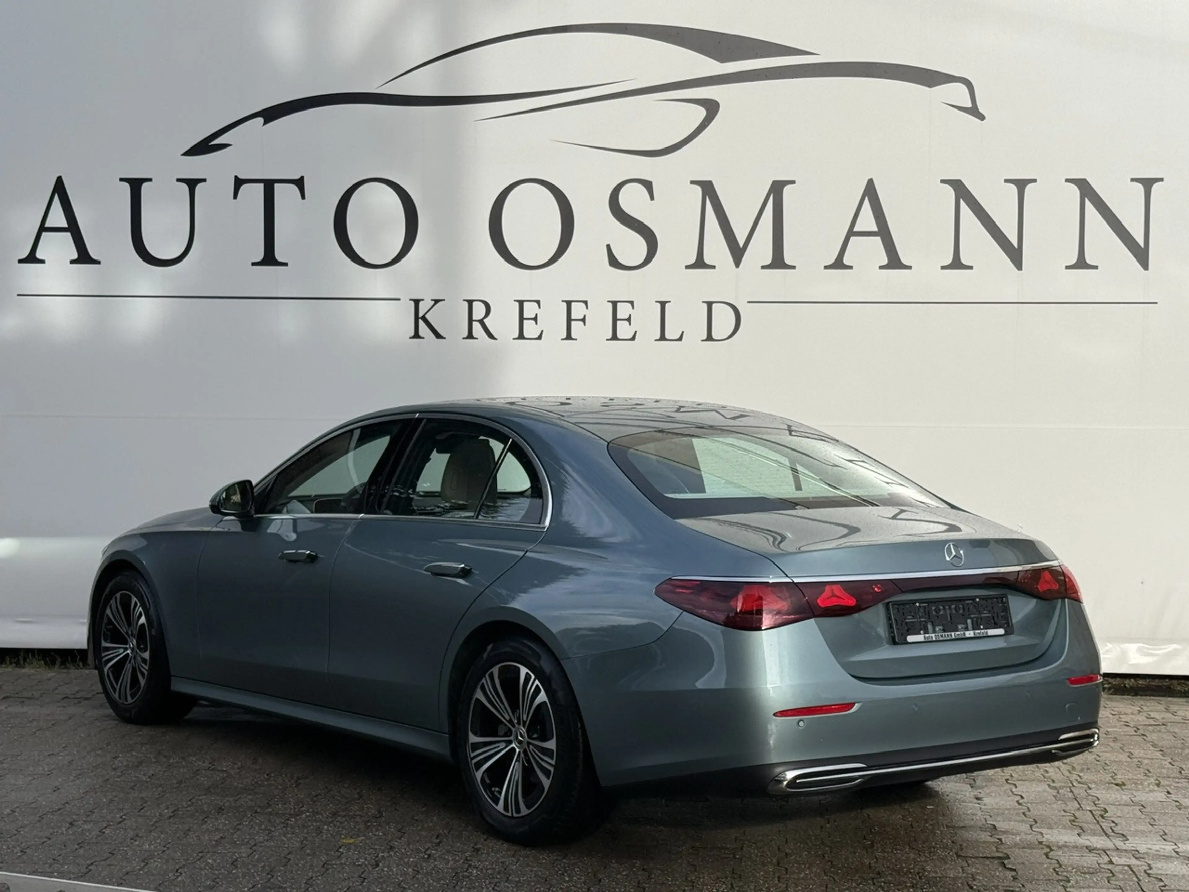 Mercedes-Benz E 220 d 4Matic 9G-TRONIC Edition AVANTGARDE — photo 33