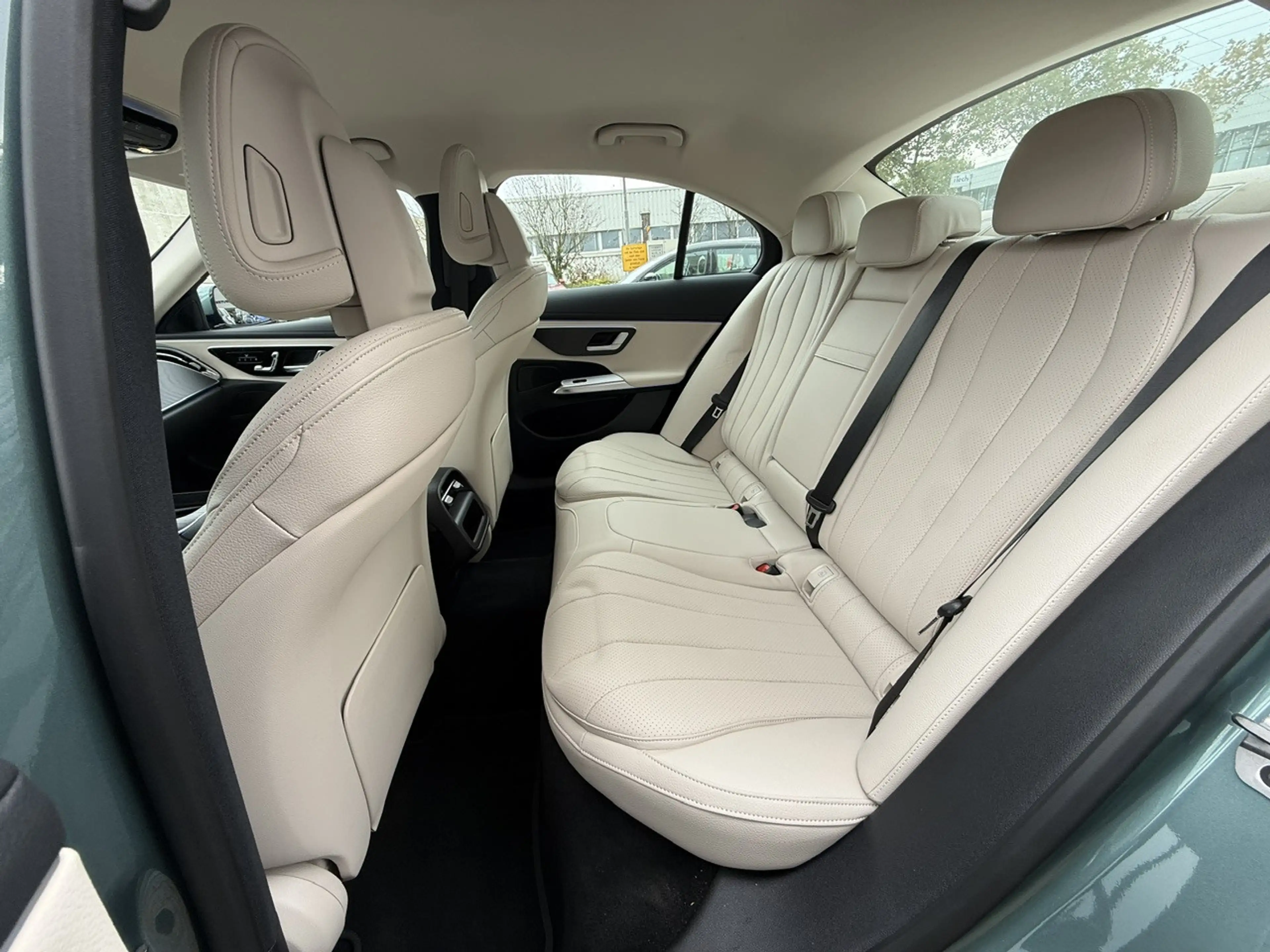 Mercedes-Benz E 220 d 4Matic 9G-TRONIC Edition AVANTGARDE — photo 12