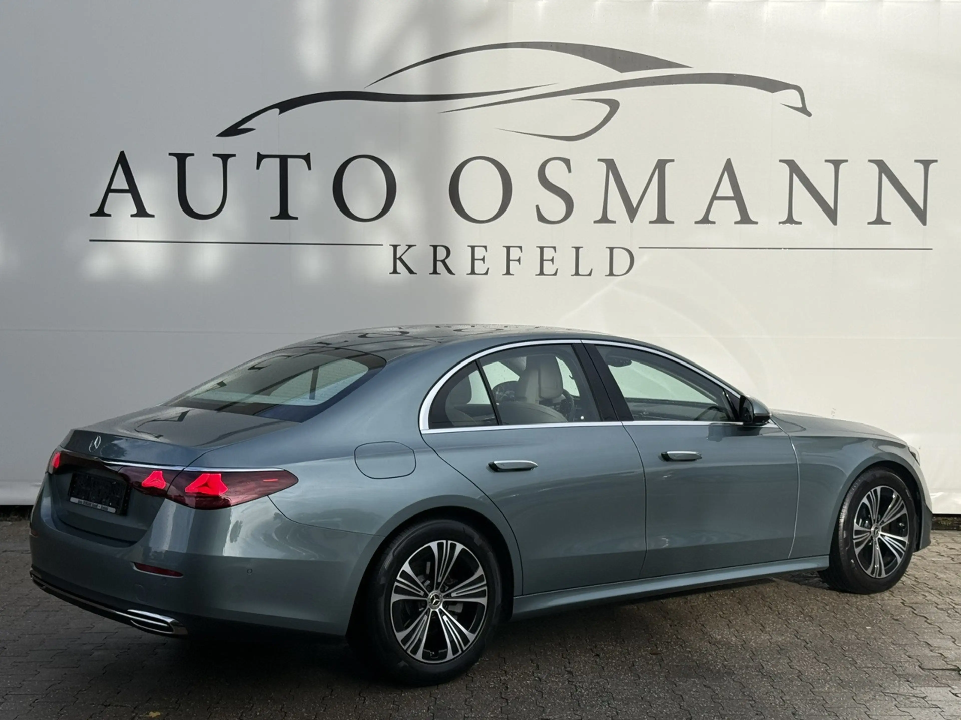 Mercedes-Benz E 220 d 4Matic 9G-TRONIC Edition AVANTGARDE — photo 34