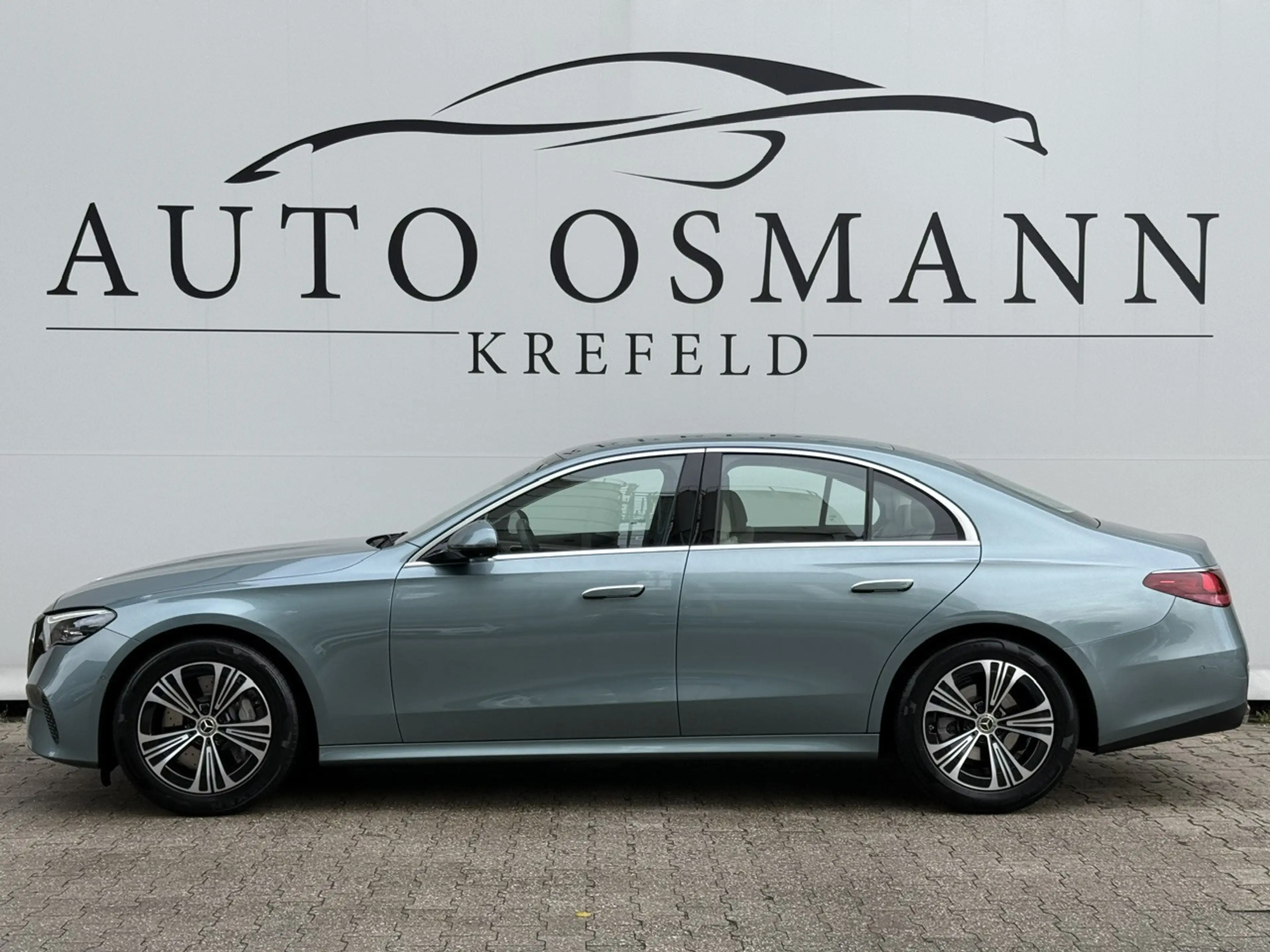 Mercedes-Benz E 220 d 4Matic 9G-TRONIC Edition AVANTGARDE — photo 2