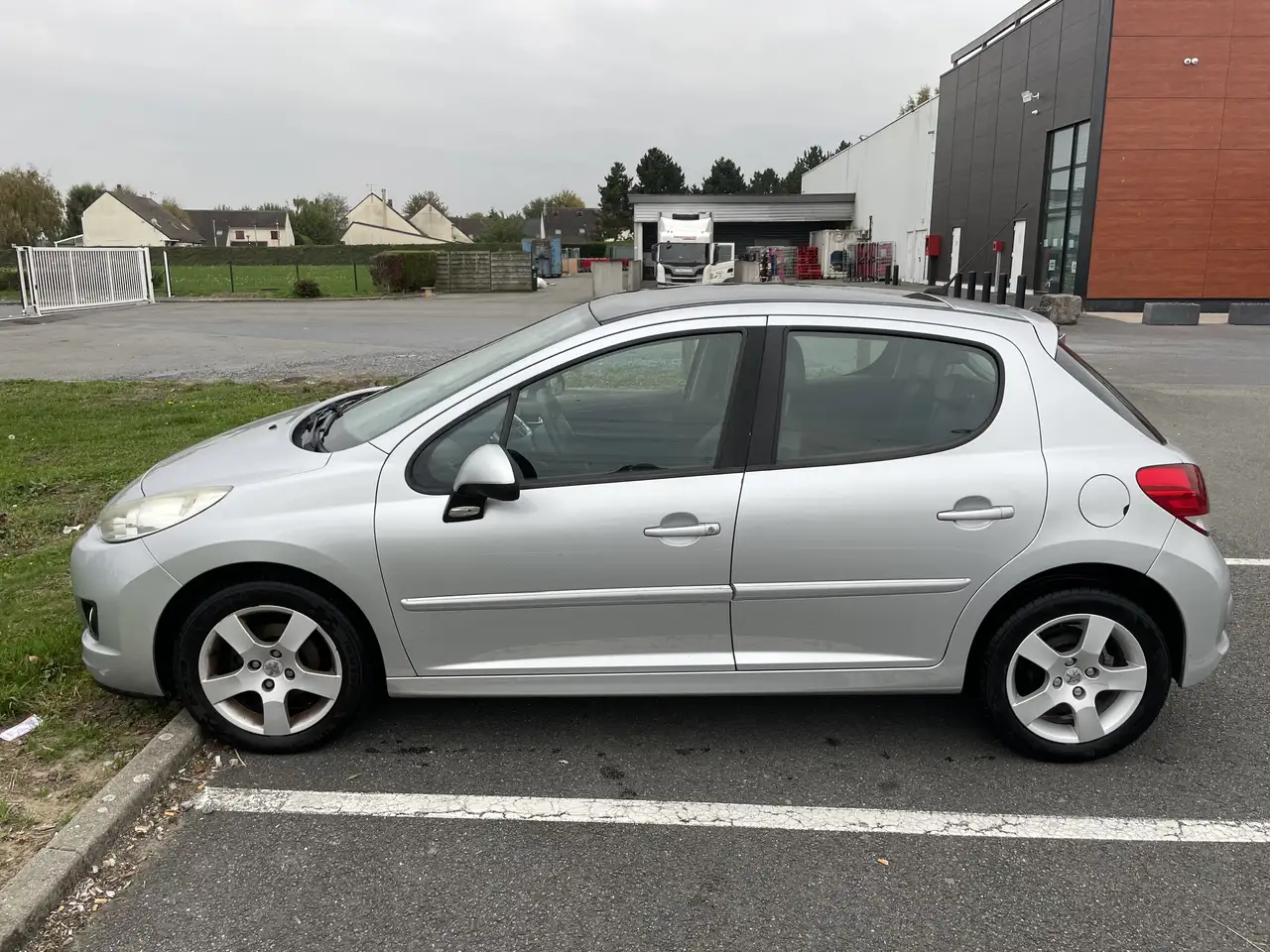 Peugeot 207 1.6 HDi 92ch FAP Allure
