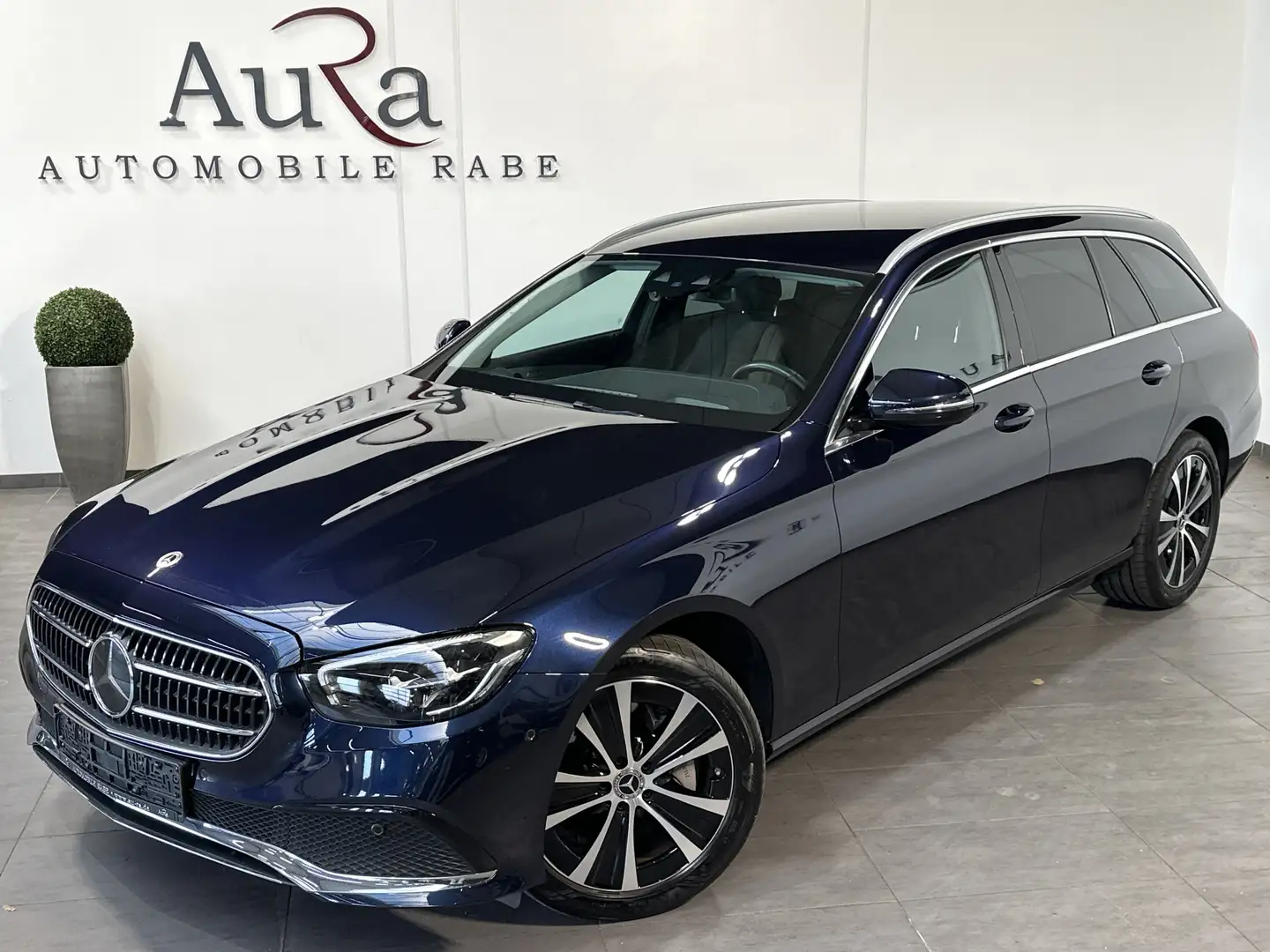 Mercedes-Benz E 220 T 4Matic Avantgarde NAV+LED+AHK+HUD+DISTR Albastru - 1