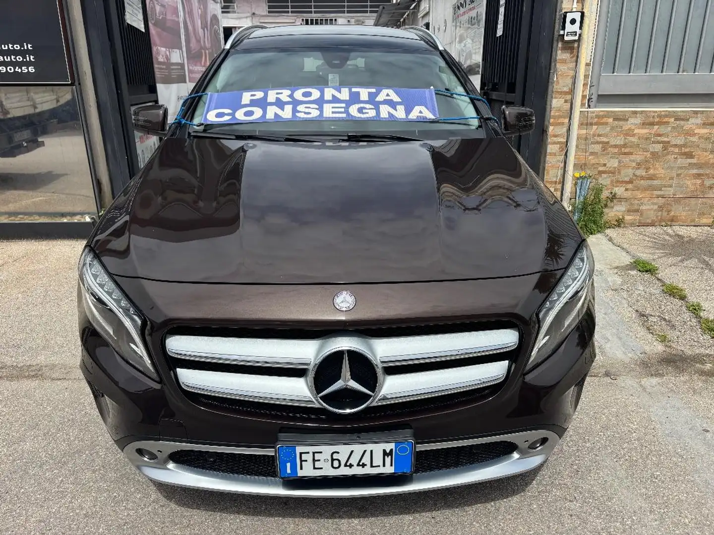 Mercedes-Benz GLA 200 d Automatic Enduro Piros - 2