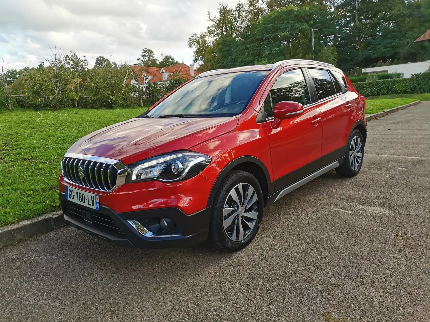 Suzuki SX4 S-Cross 1.4 Boosterjet Allgrip Hybrid Style Rouge - 1