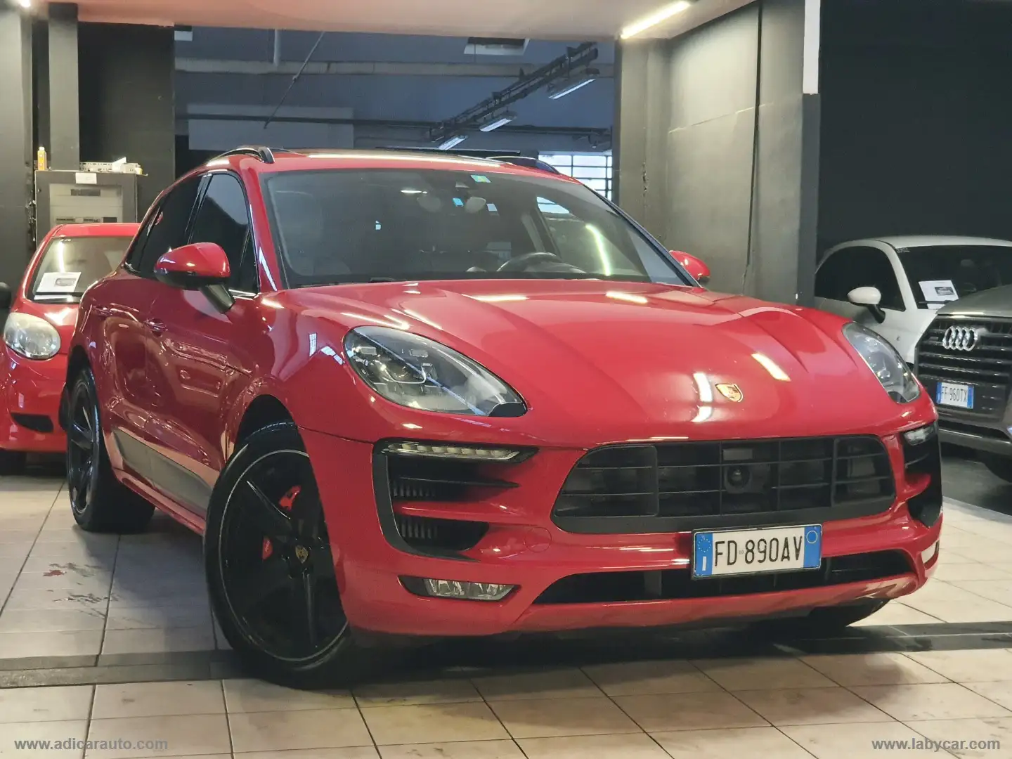 Porsche Macan 3.0 GTS Rouge - 1