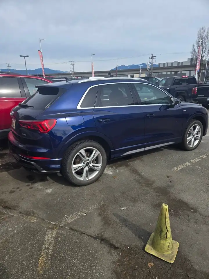 Audi Q3 снимка Audi Q3