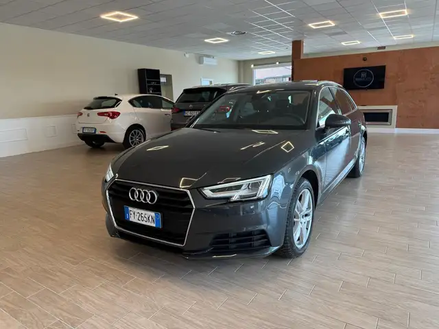 Audi A4 Avant 35 2.0 tdi 150cv s-tronic TETTO PREZZO REALE
