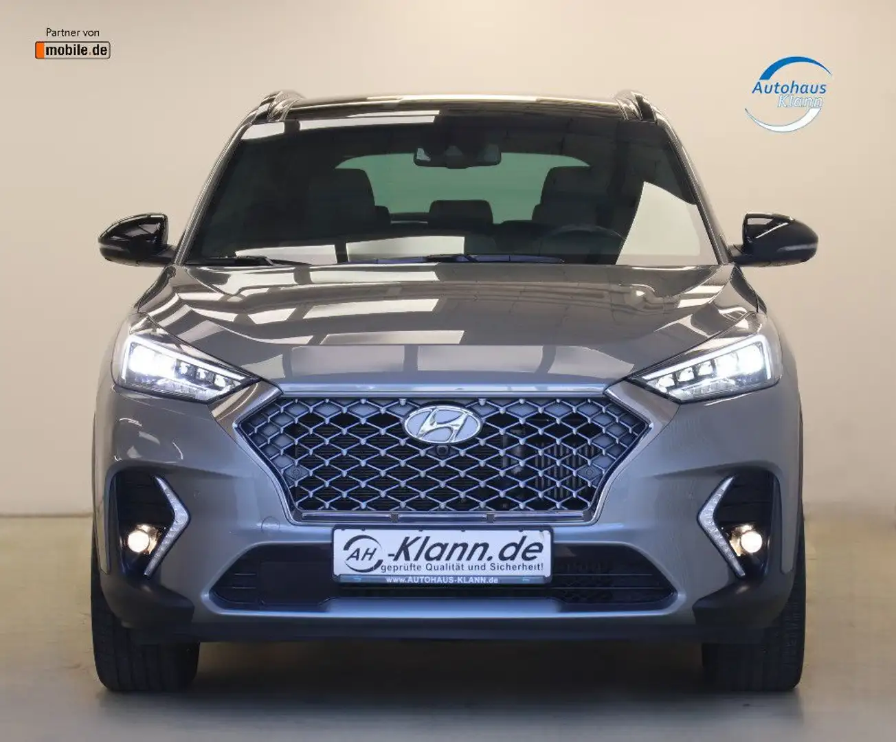 Hyundai TUCSON 1.6 TGDI 177PS 4WD Automatik N-Line Pano Grau - 2