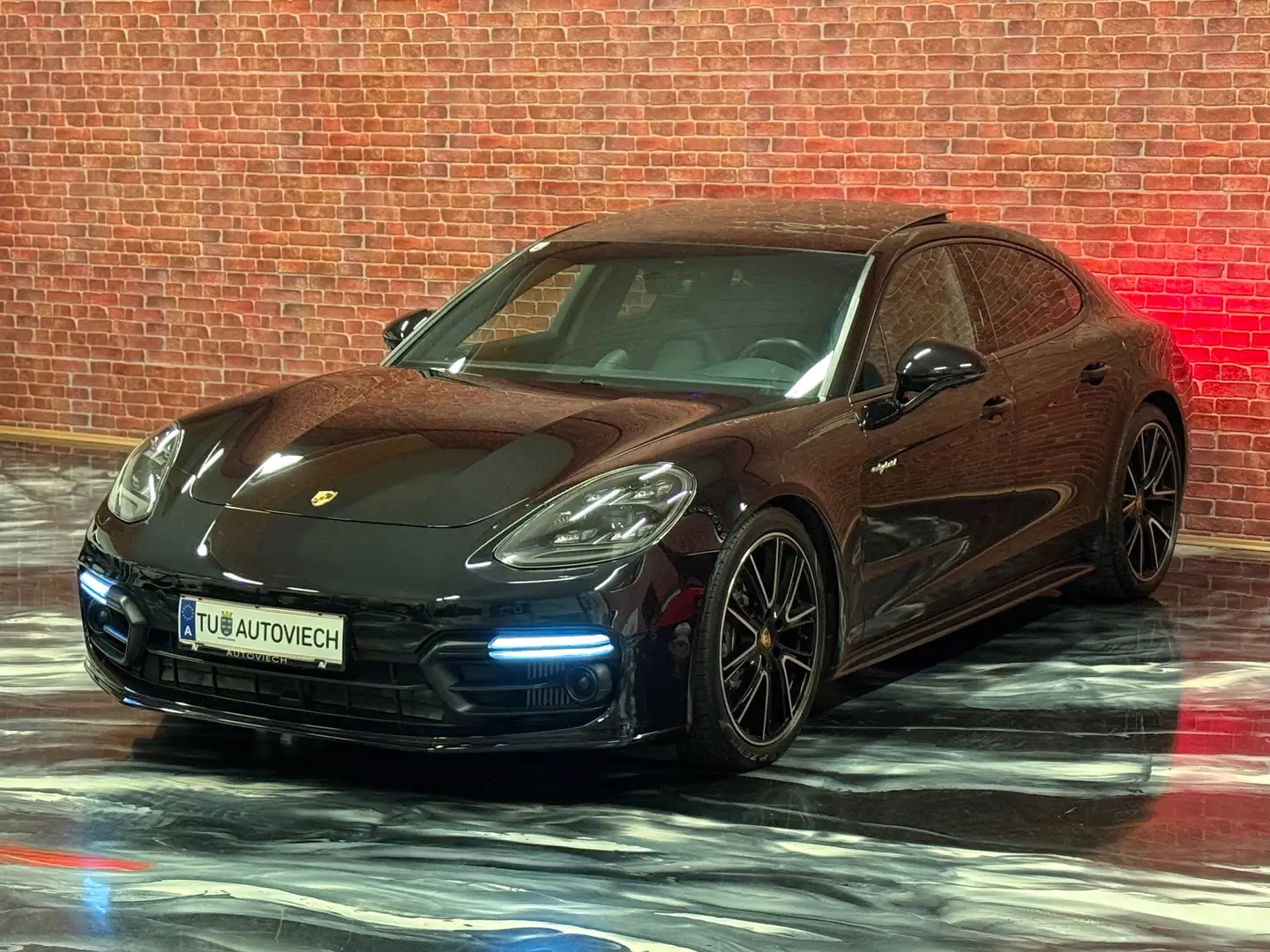Porsche Panamera 4 E-Hybrid*Porsche Approved* Schwarz - 1