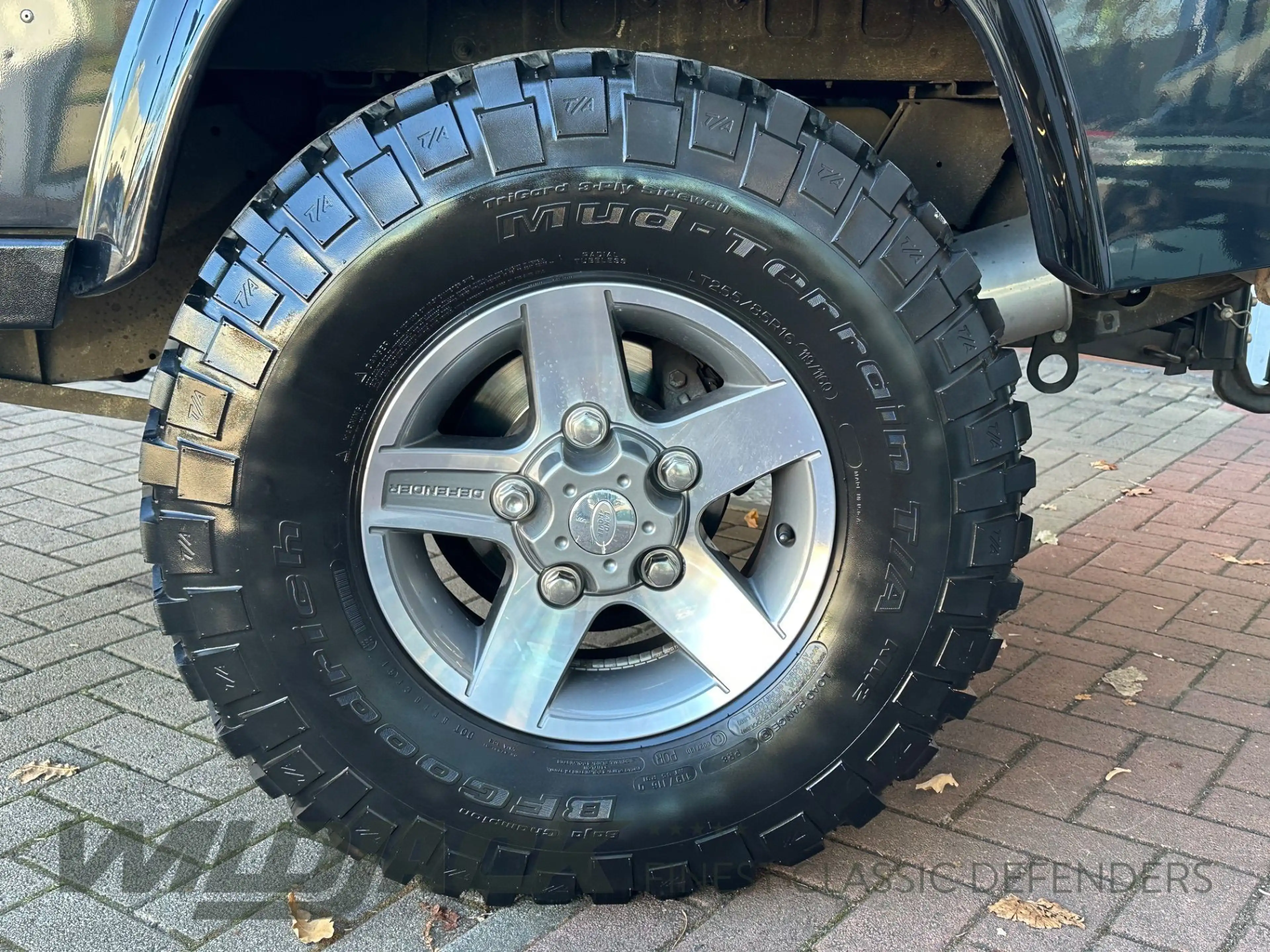 Land Rover Defender 110 Td4 SE* TEILLEDER* 255er* NAVI* LED* — photo 13
