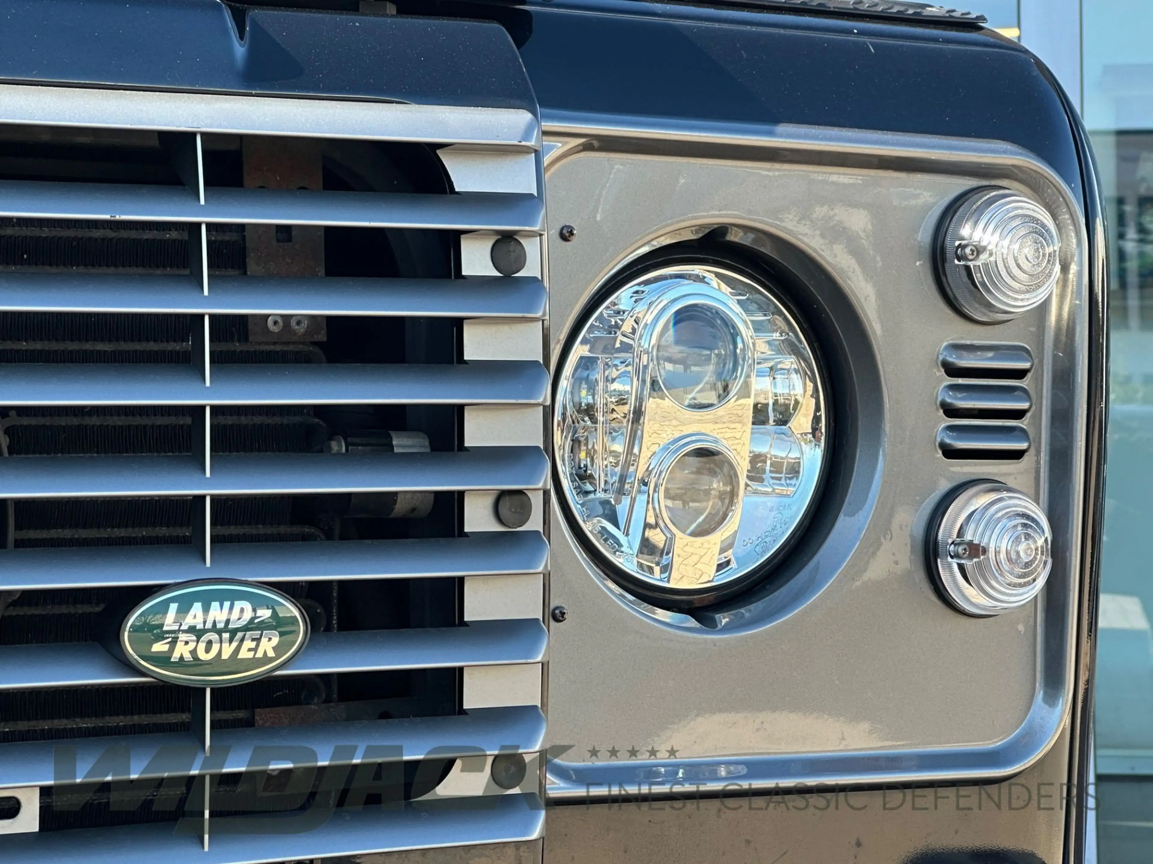 Land Rover Defender 110 Td4 SE* TEILLEDER* 255er* NAVI* LED* — photo 12