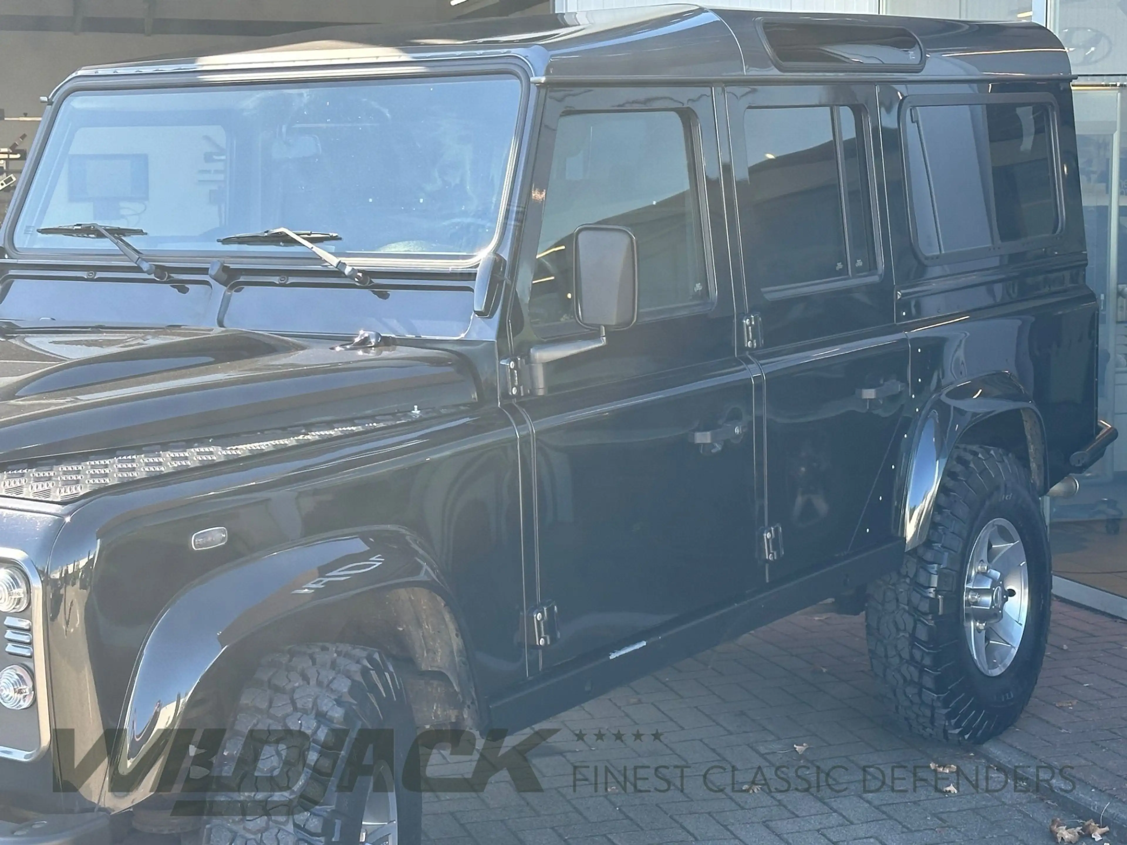 Land Rover Defender 110 Td4 SE* TEILLEDER* 255er* NAVI* LED* — photo 6