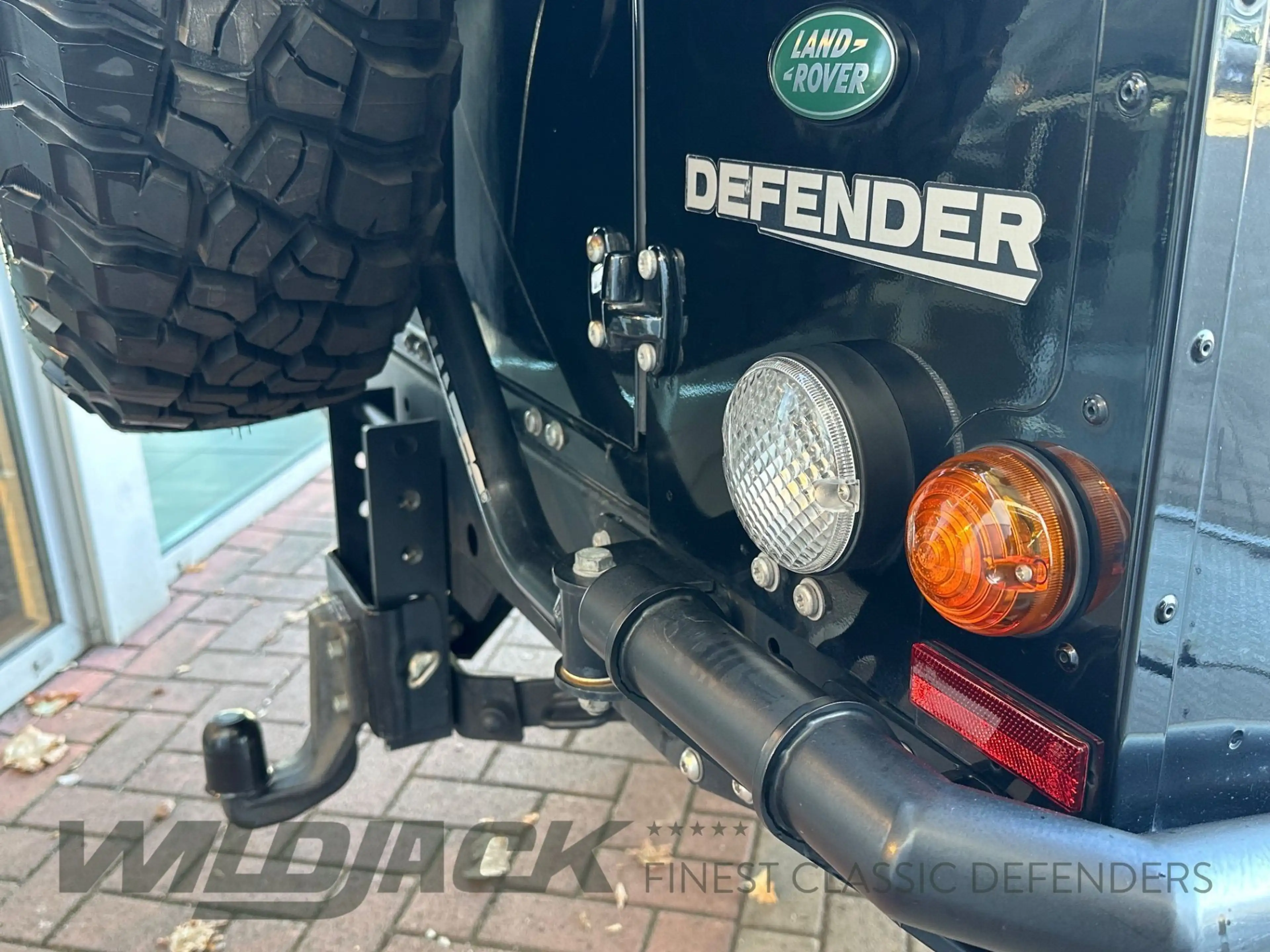 Land Rover Defender 110 Td4 SE* TEILLEDER* 255er* NAVI* LED* — photo 8