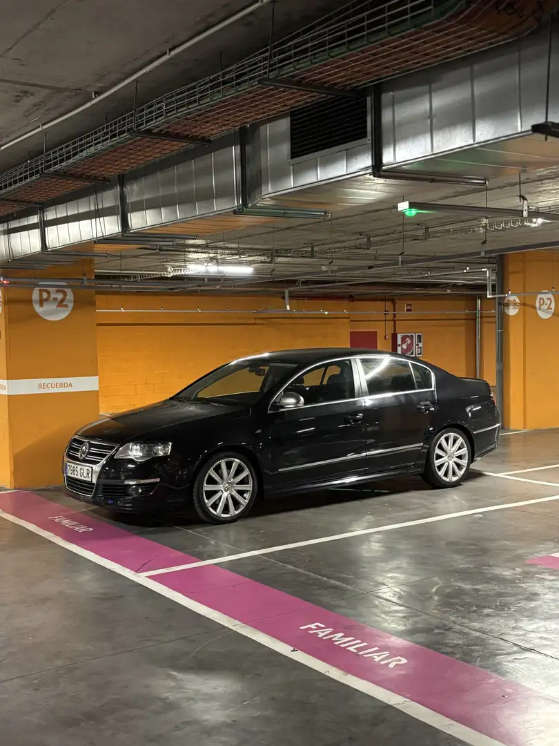 Volkswagen Passat 2.0TSI R-Line - 1