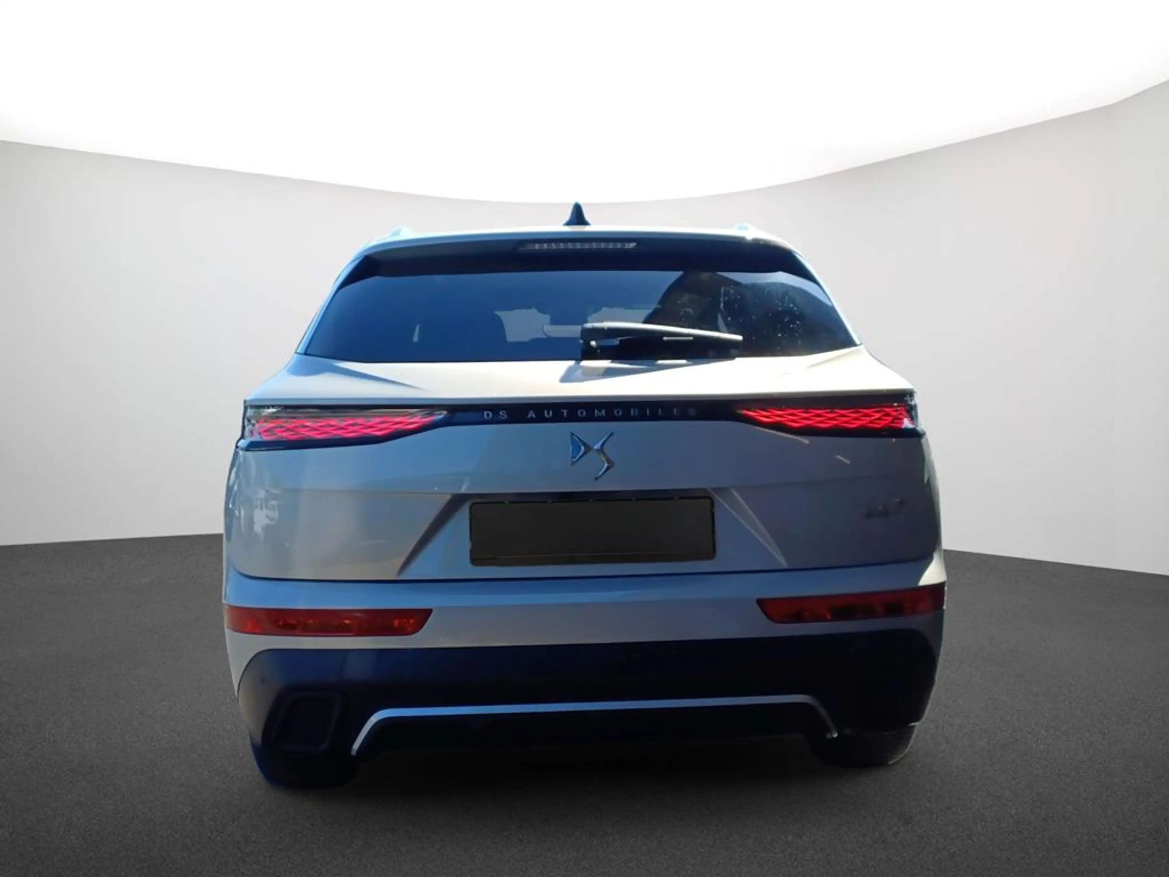 DS Automobiles DS 7 Opera Blu HDI 130 — photo 3