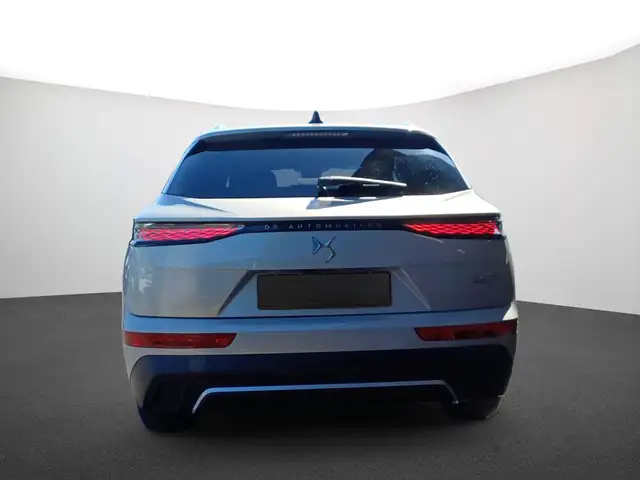 DS Automobiles DS 7 view 3