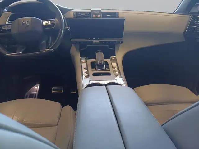 DS Automobiles DS 7 view 10