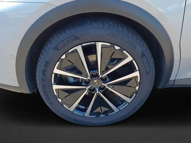 DS Automobiles DS 7 view 8