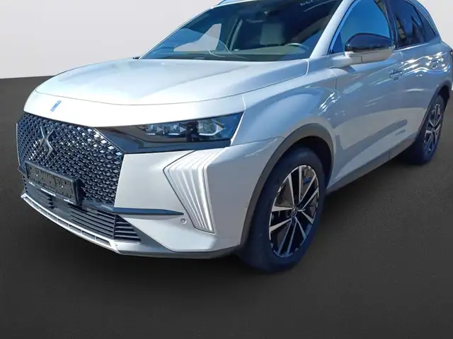 DS Automobiles DS 7 view 9