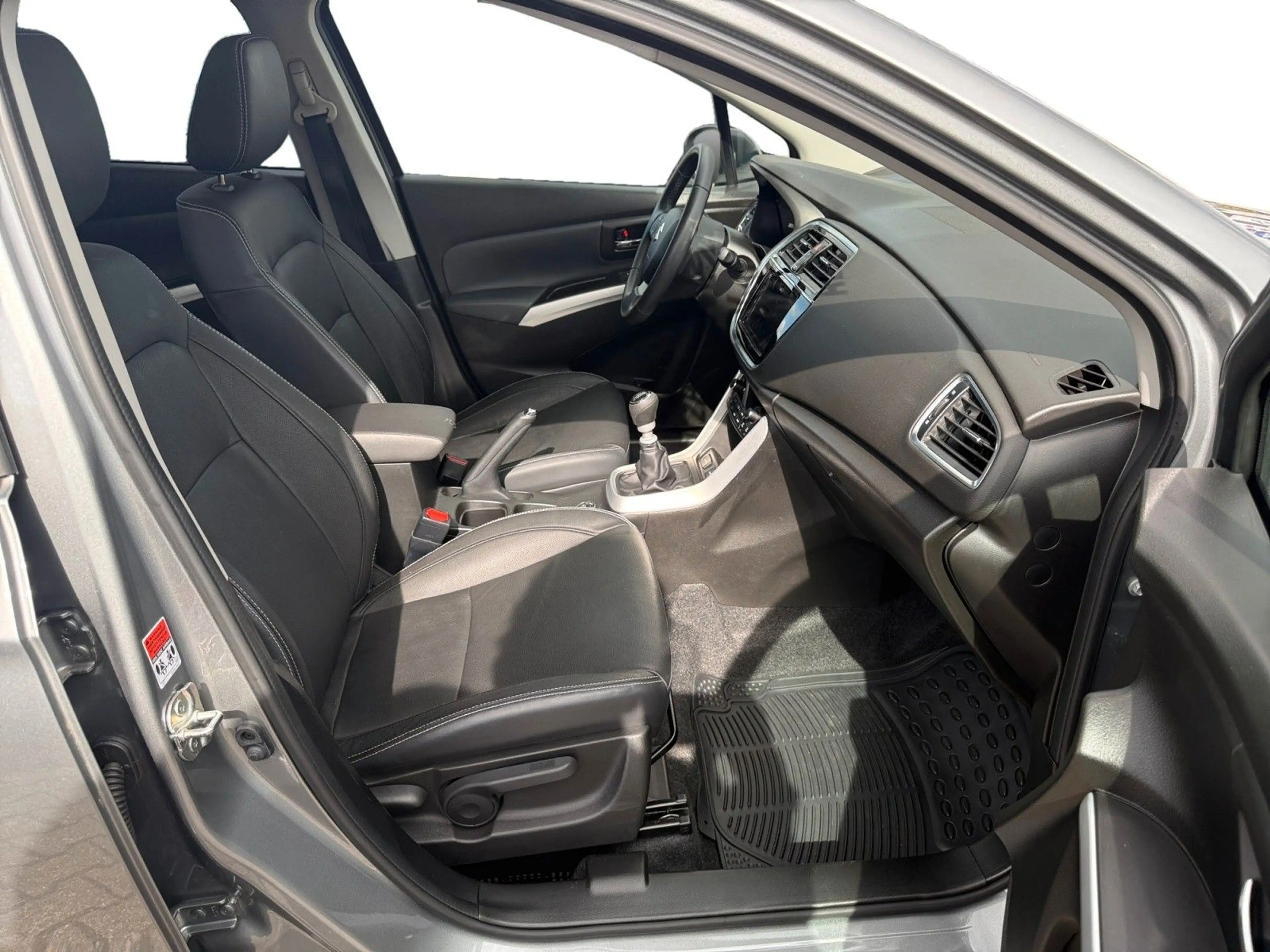 Suzuki SX4 S-Cross 1.4 Comfort+ 4x4 *PANORAMASCHIEBEDA* — photo 10