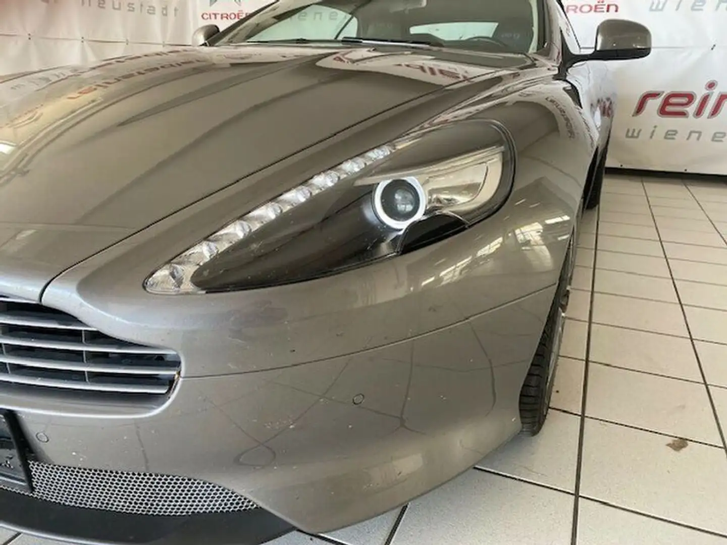 Aston Martin DB9 Volante Touchtronic II Grau - 2