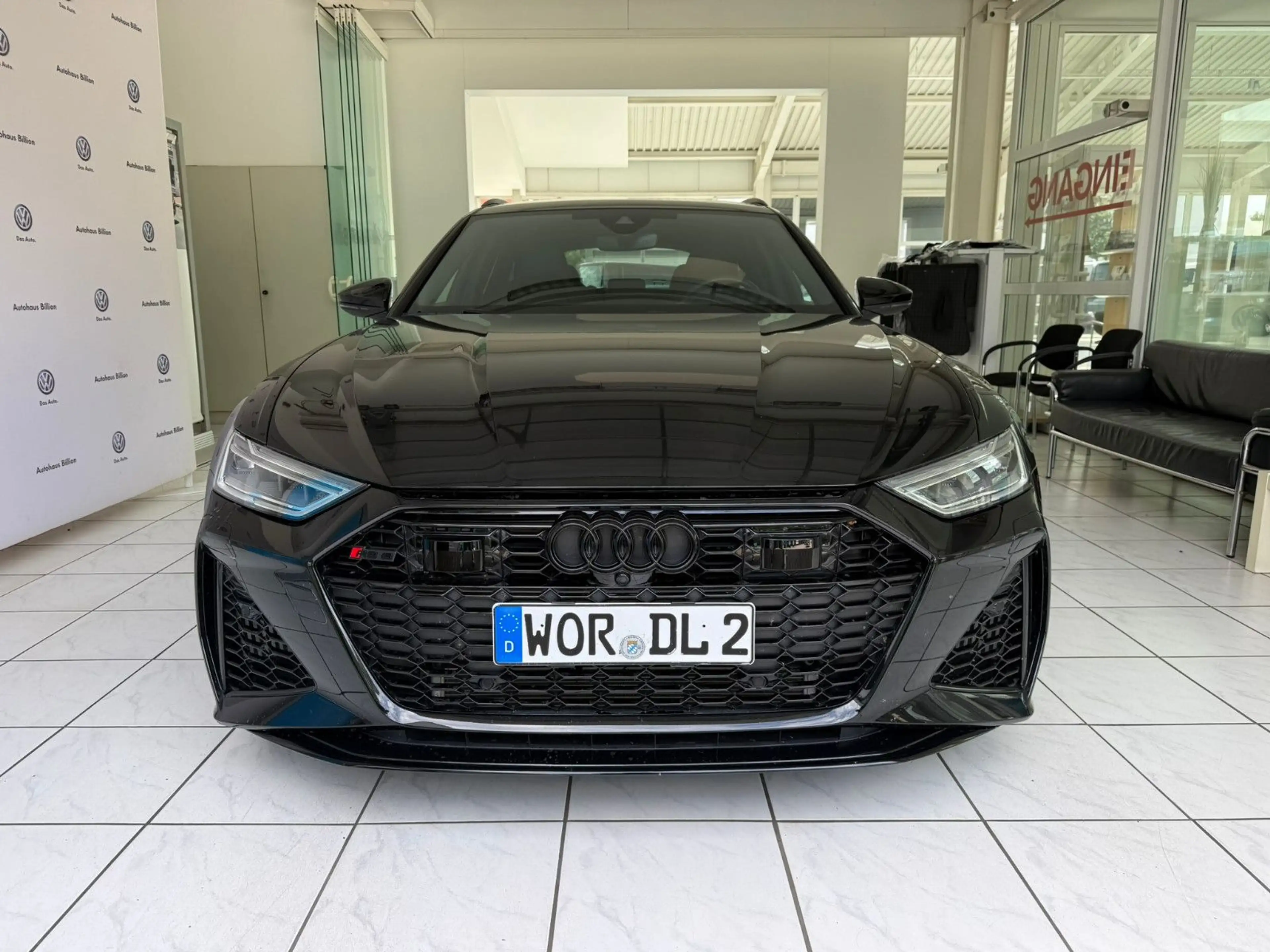 Audi RS6 Avant 4.0 TFSI quattro // AHK, STANDHEIZUNG — photo 4
