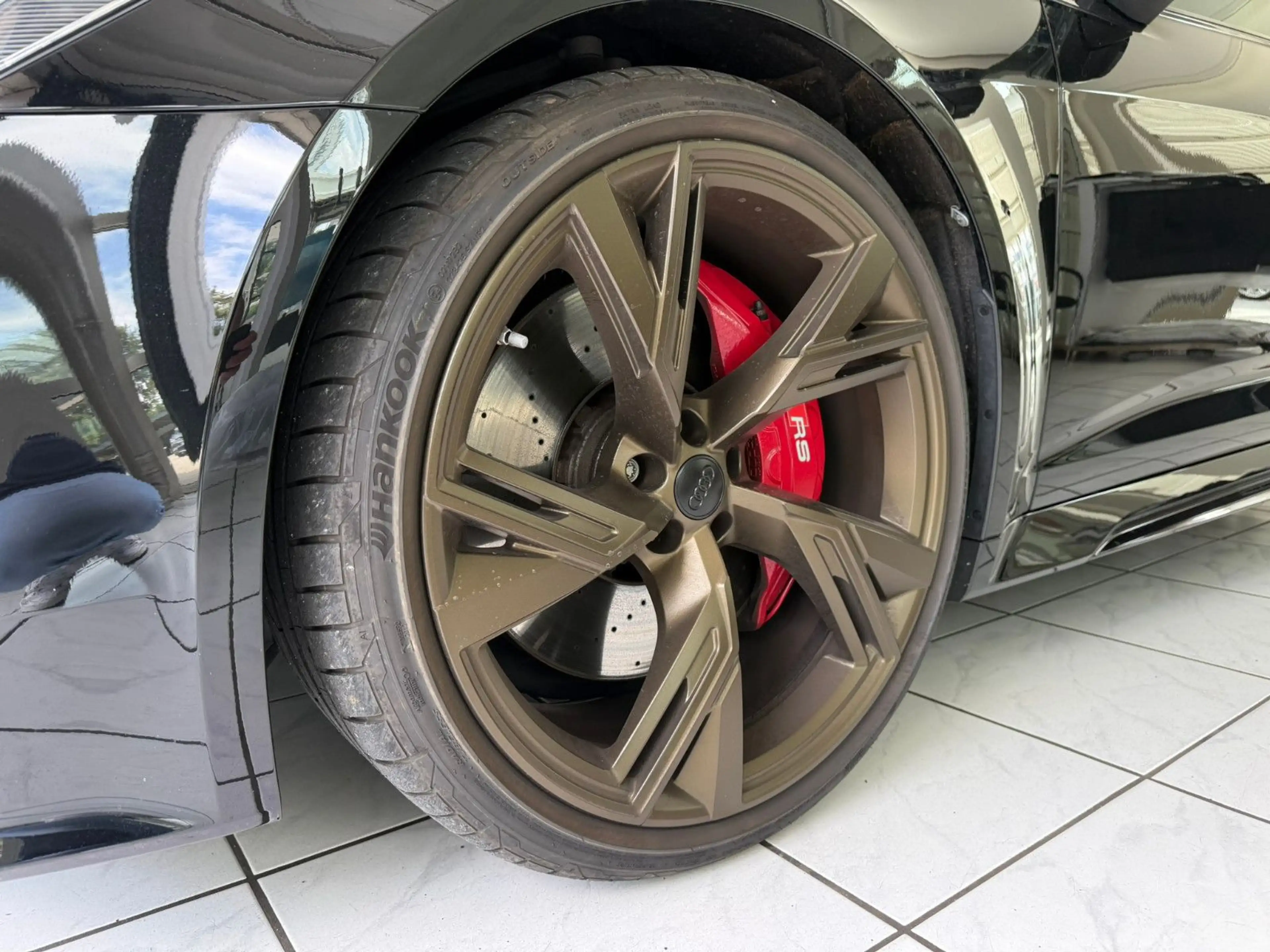 Audi RS6 Avant 4.0 TFSI quattro // AHK, STANDHEIZUNG — photo 9
