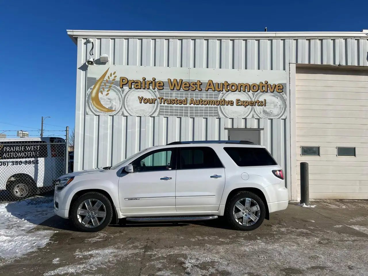GMC Acadia снимка GMC Acadia