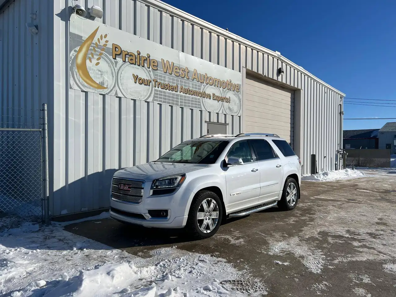 GMC Acadia снимка GMC Acadia