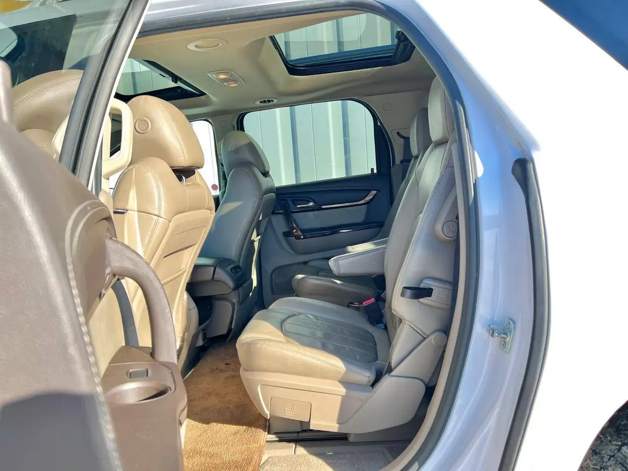 GMC Acadia снимка GMC Acadia