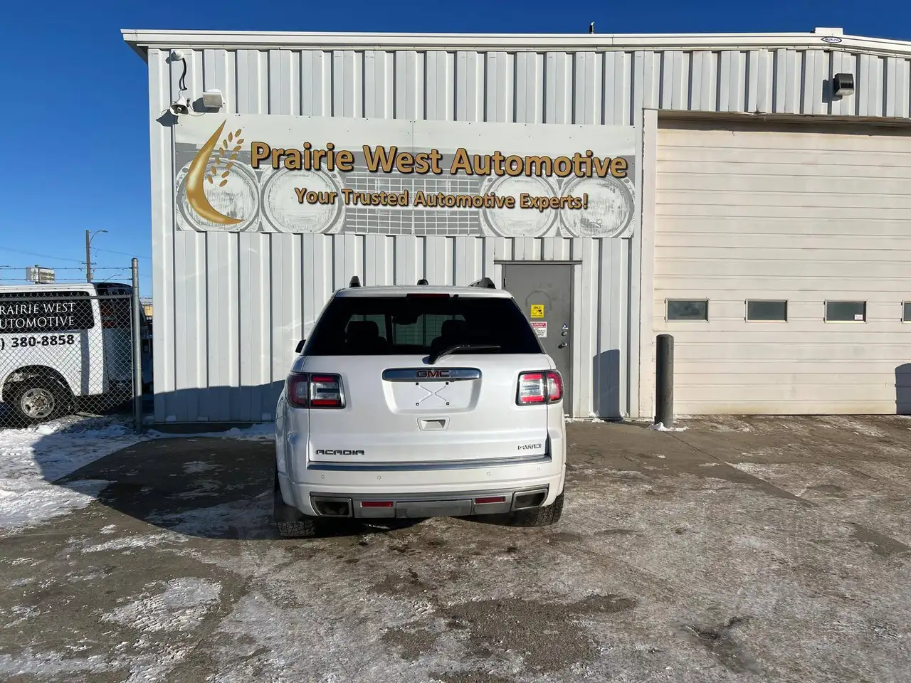 GMC Acadia снимка GMC Acadia