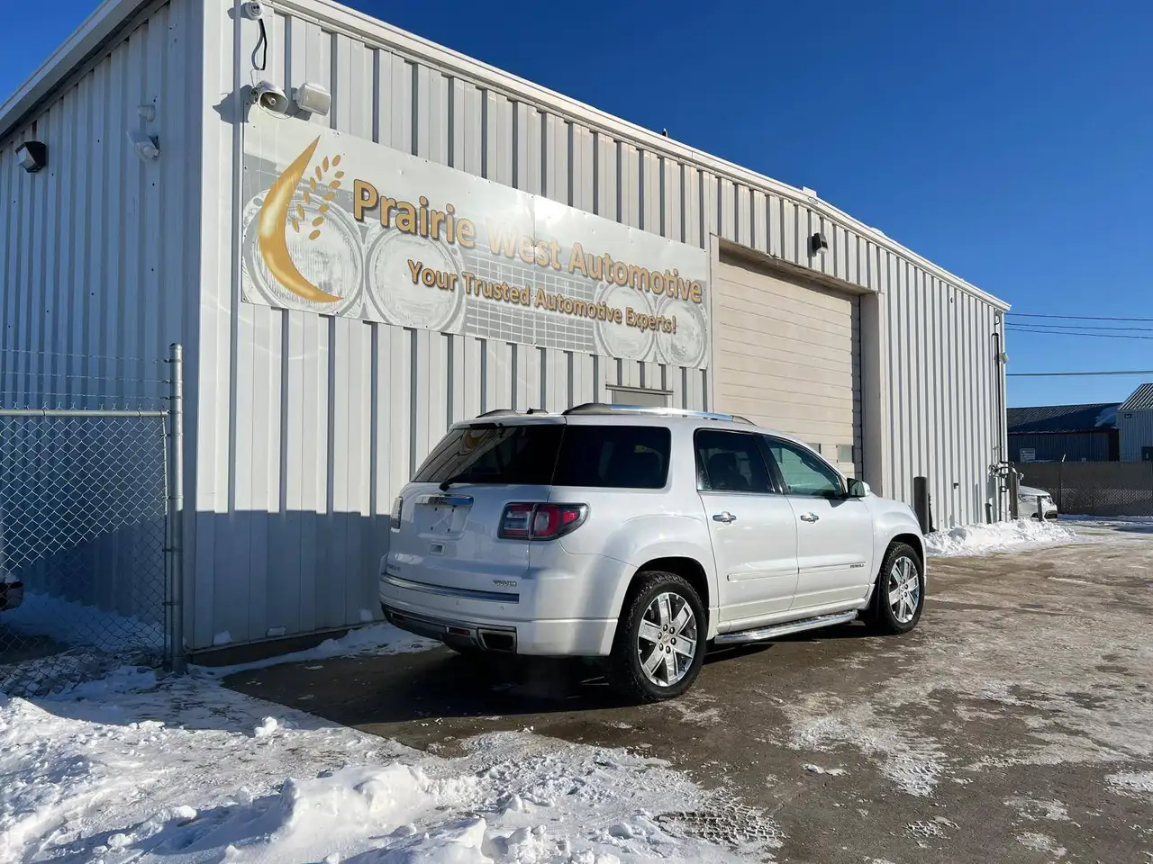 GMC Acadia снимка GMC Acadia