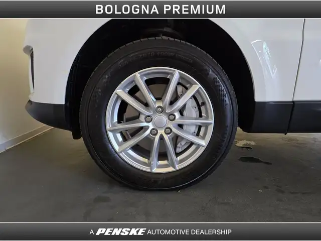 Land Rover Range Rover Sport view 8
