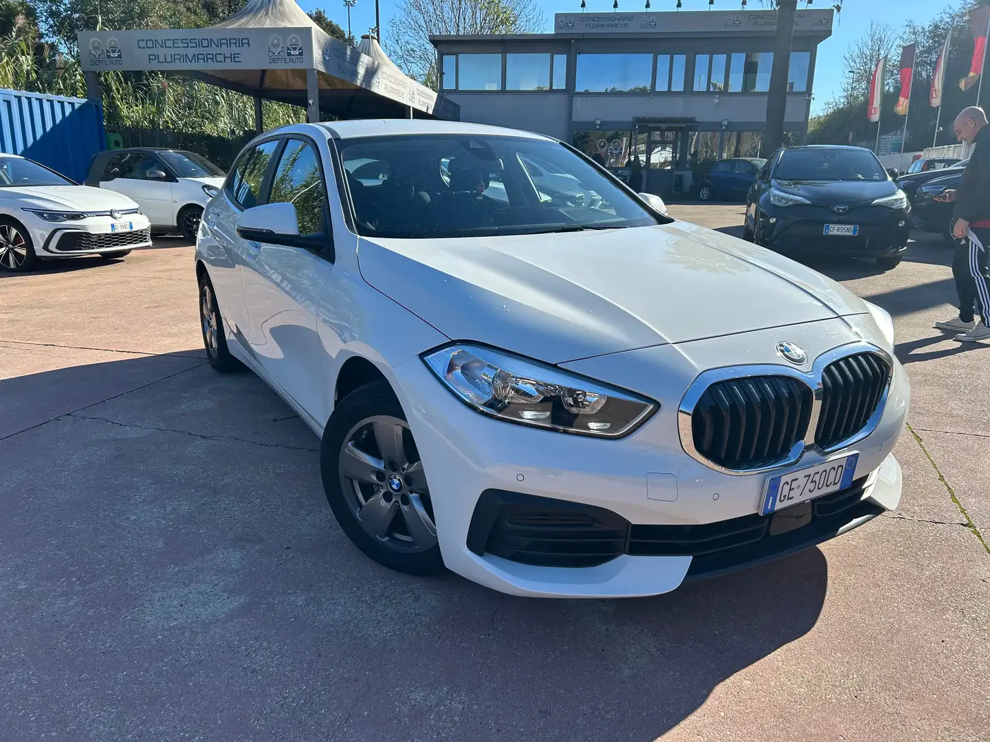 BMW 118 Serie 1 F40 118d Sport auto Bianco - 2