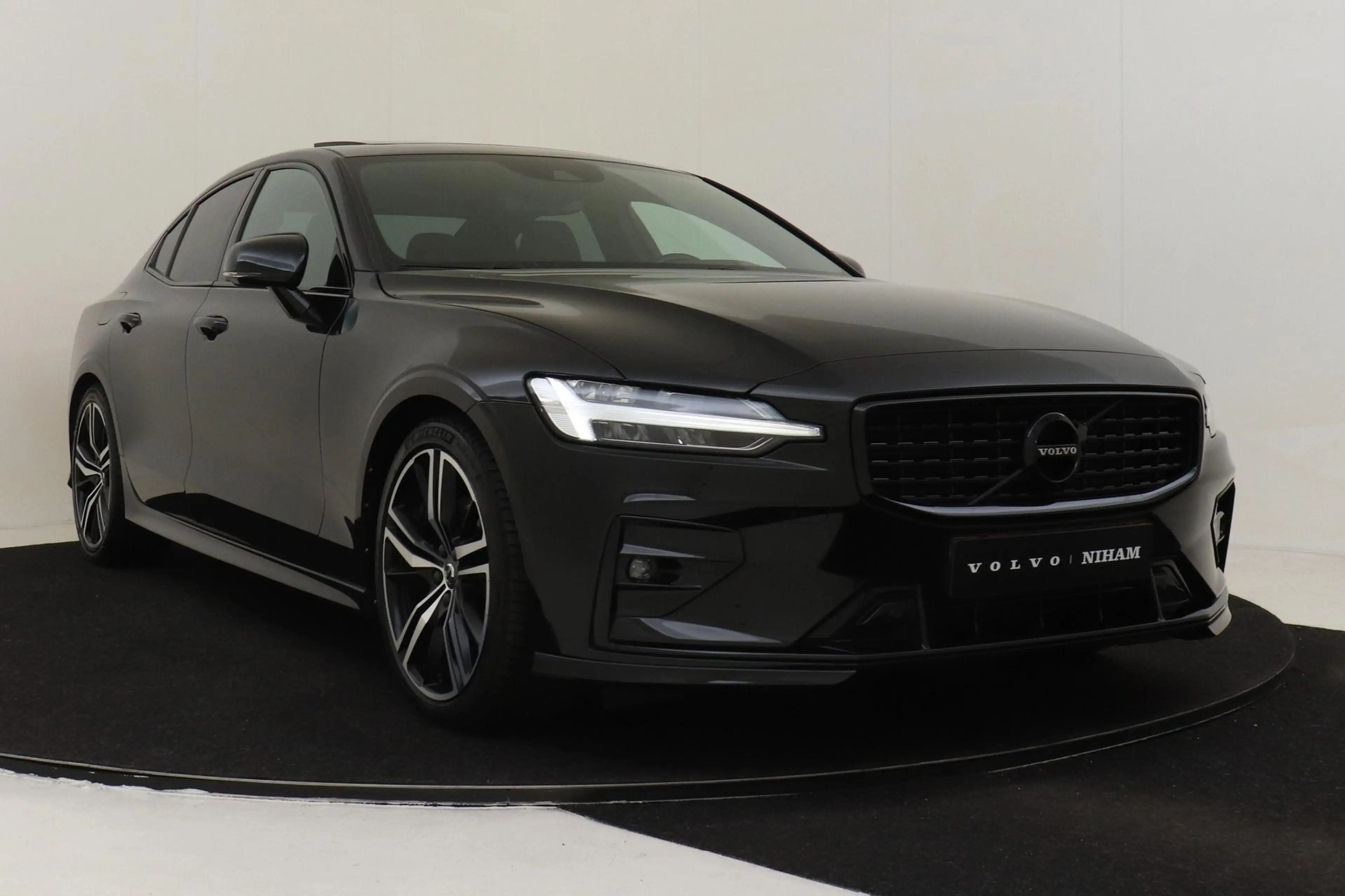 Volvo S60 B4 (M-HYBRID) R-DESIGN -PANO.DAK|HARMAN/KARDON|POW — photo 11