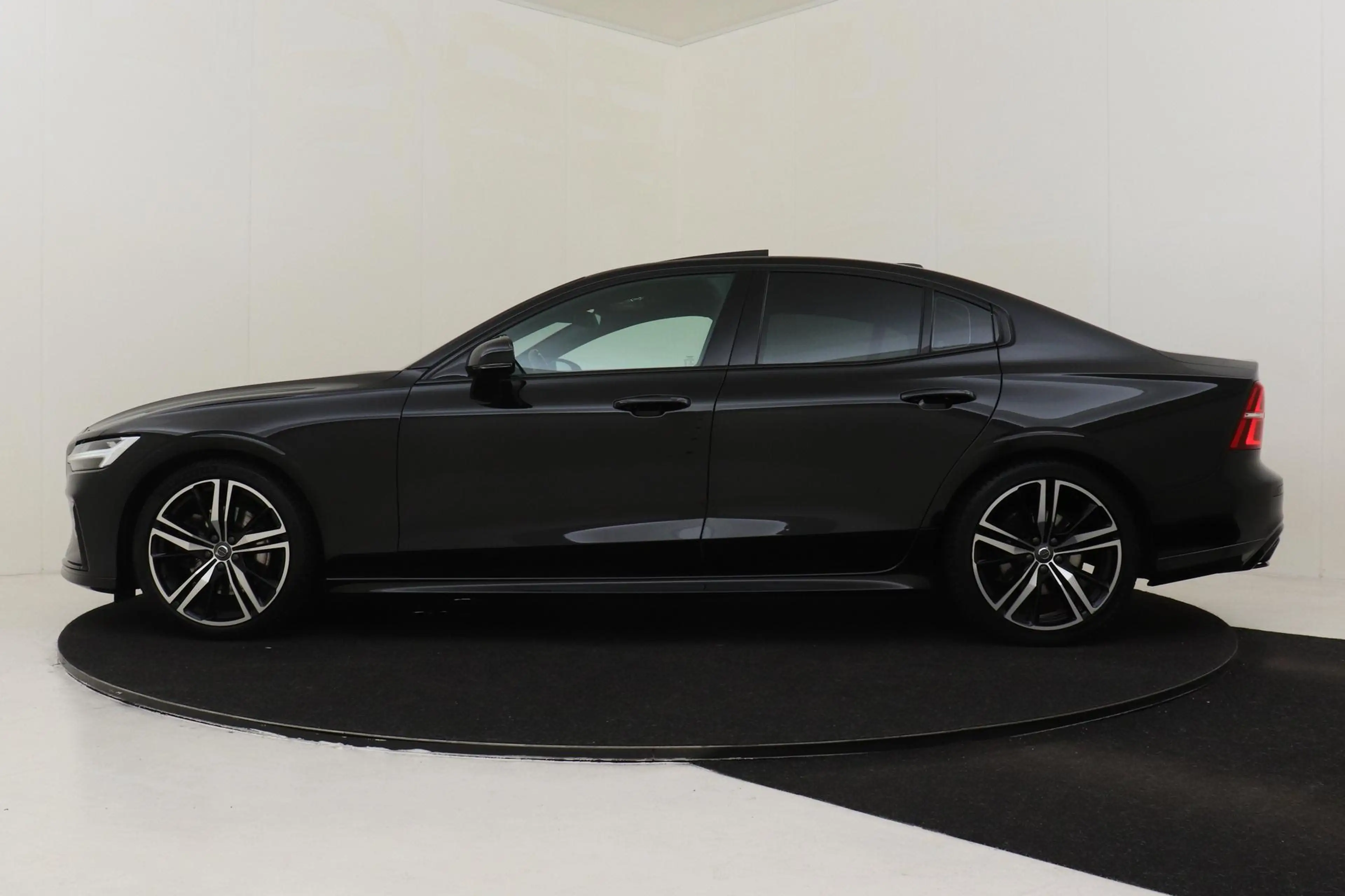 Volvo S60 B4 (M-HYBRID) R-DESIGN -PANO.DAK|HARMAN/KARDON|POW — photo 7