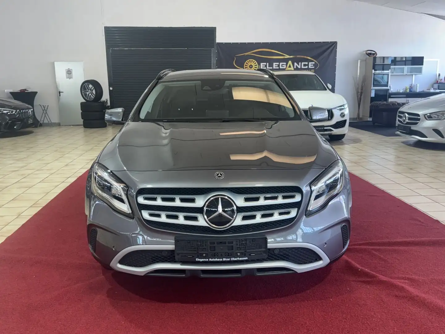 Mercedes-Benz GLA 250 4Matic Серый - 2