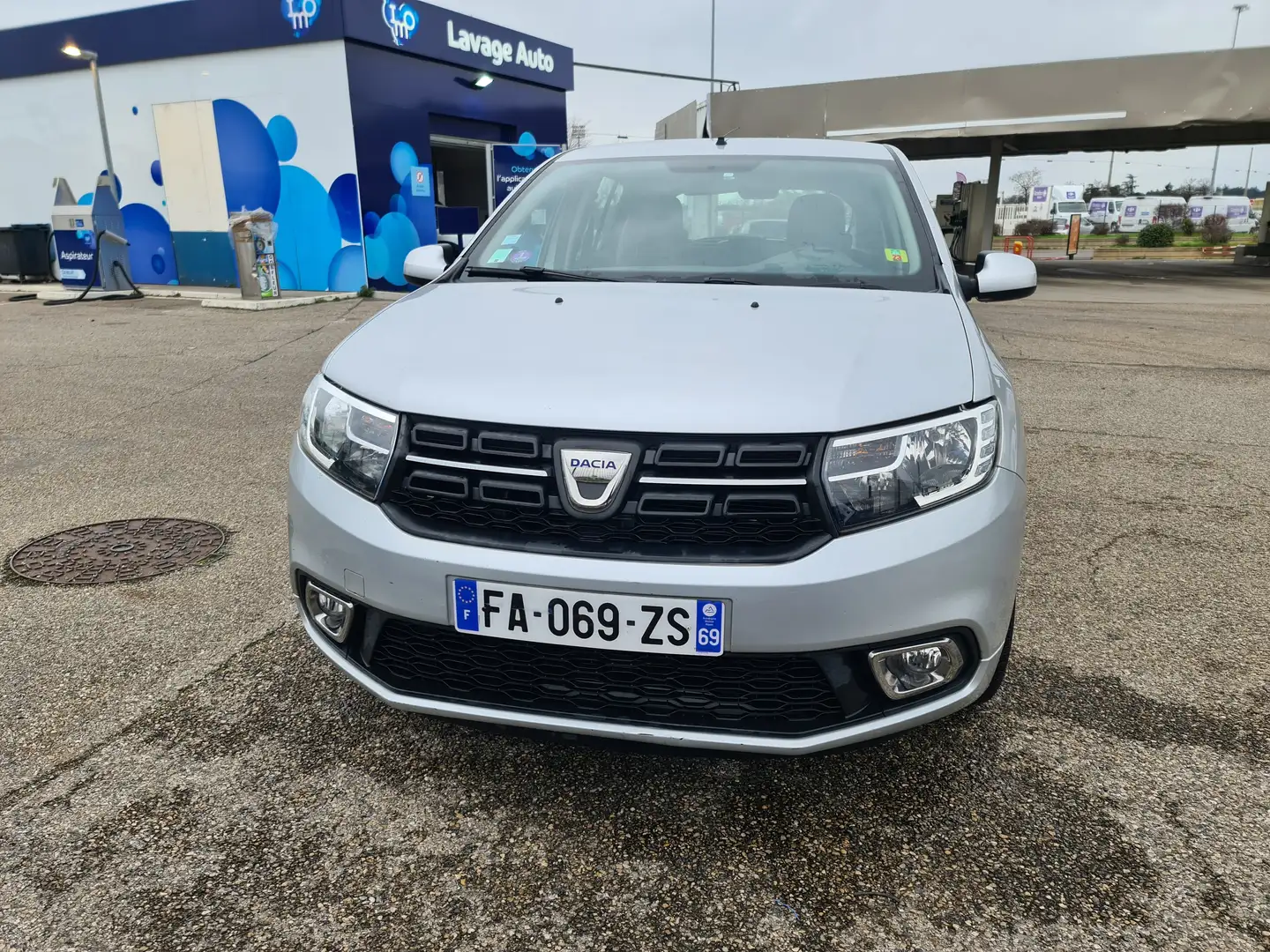 Dacia Sandero SCe 75 Lauréate Gris - 1