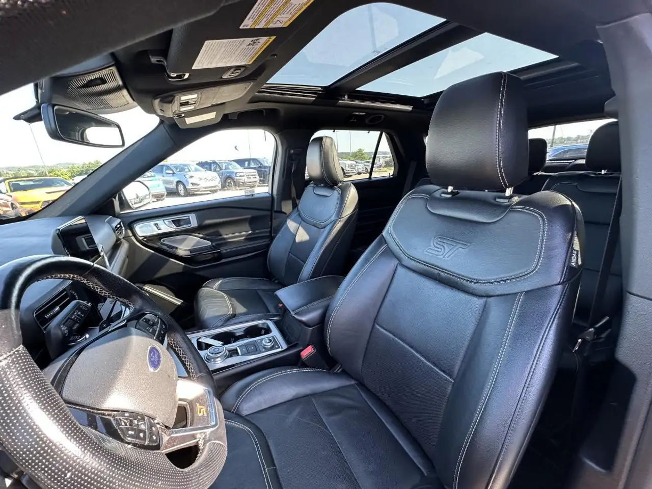 Ford Explorer photo Ford Explorer