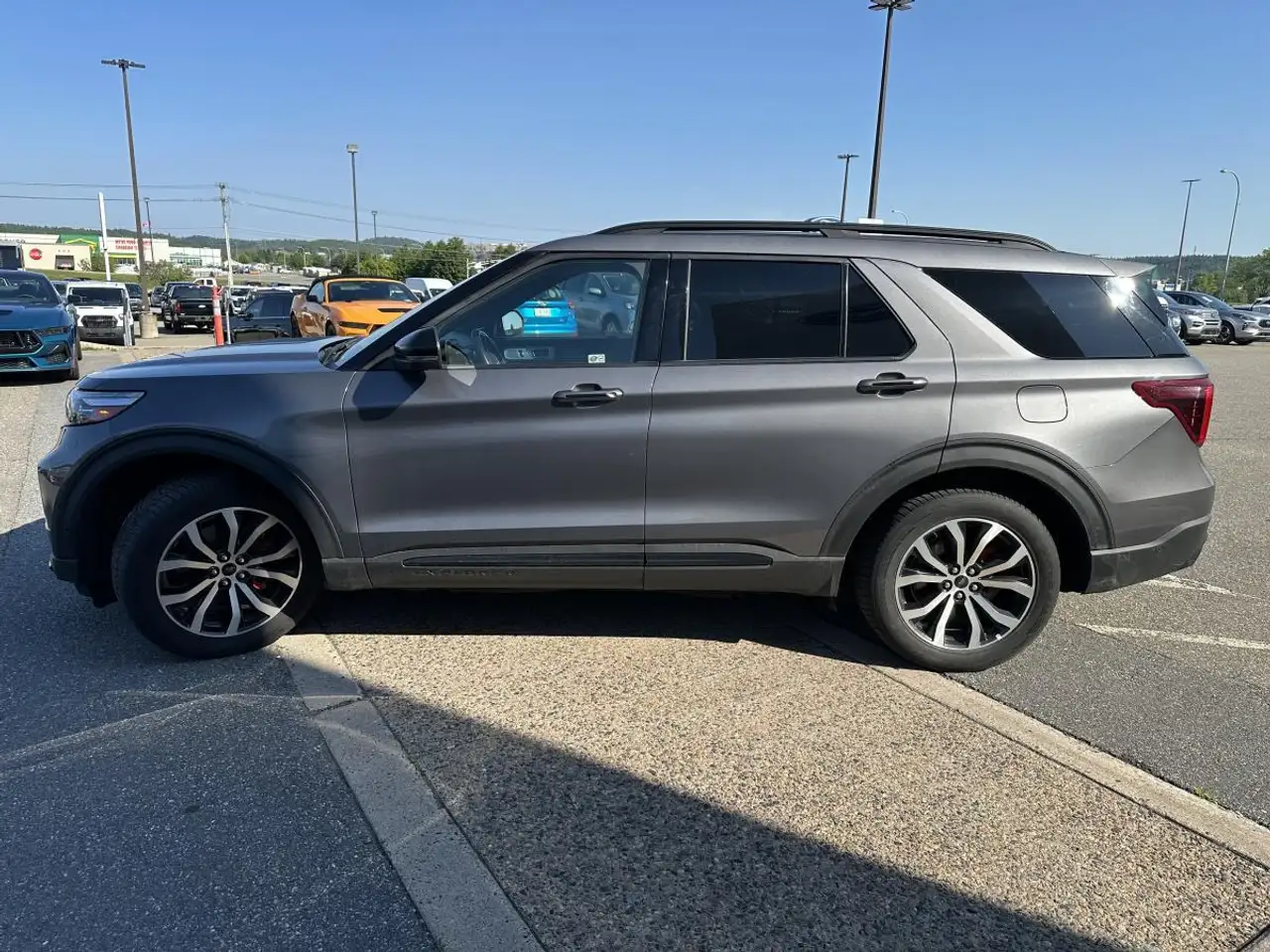 Ford Explorer photo Ford Explorer