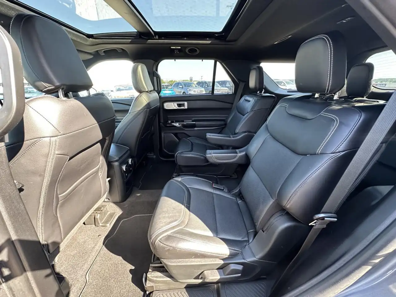 Ford Explorer photo Ford Explorer