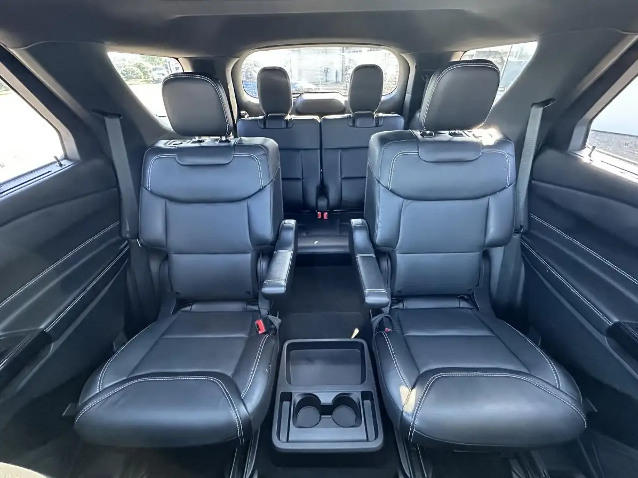 Ford Explorer photo Ford Explorer