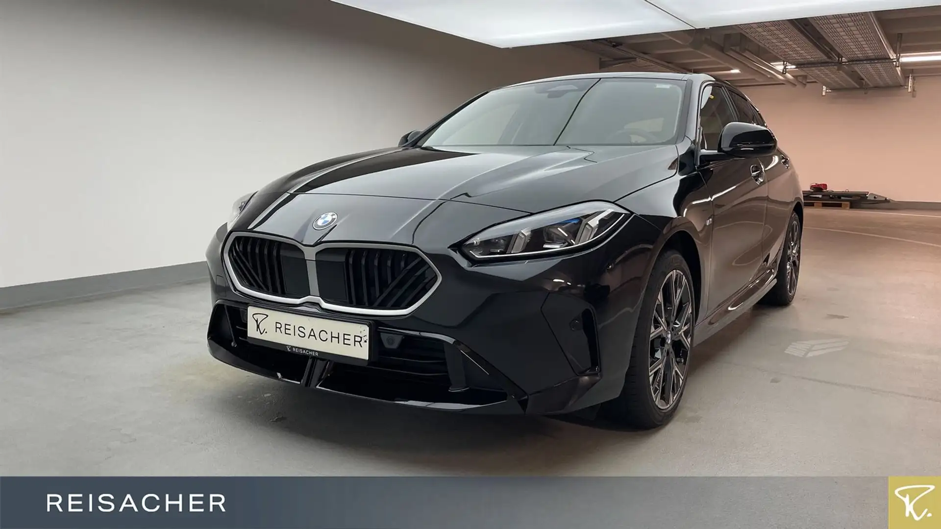 BMW 120 Pano,AHK,DA+,Autom Schwarz - 1