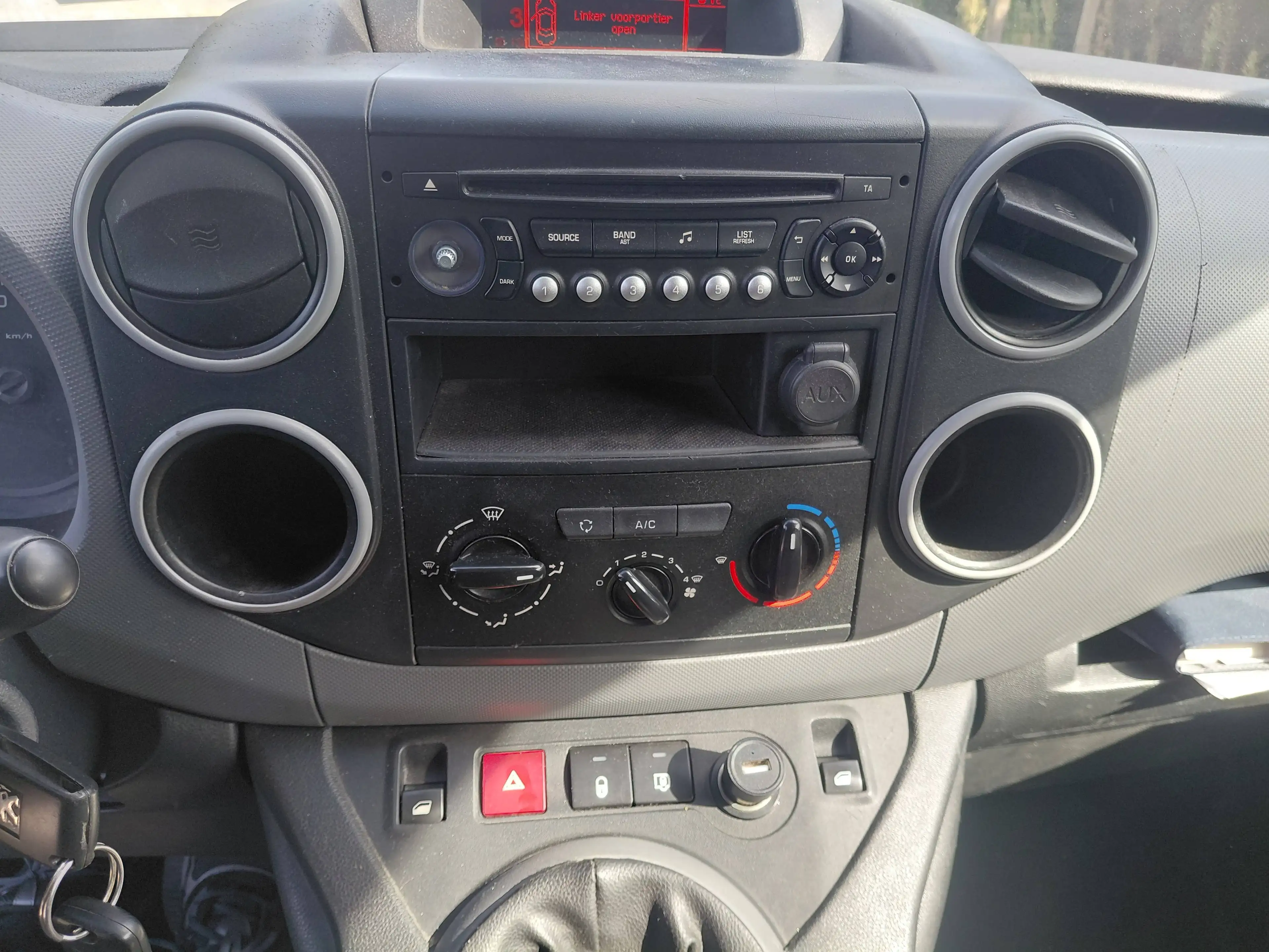 Peugeot Partner Partner 1.6i L1H1 Premium 120 CU /VNL — photo 8