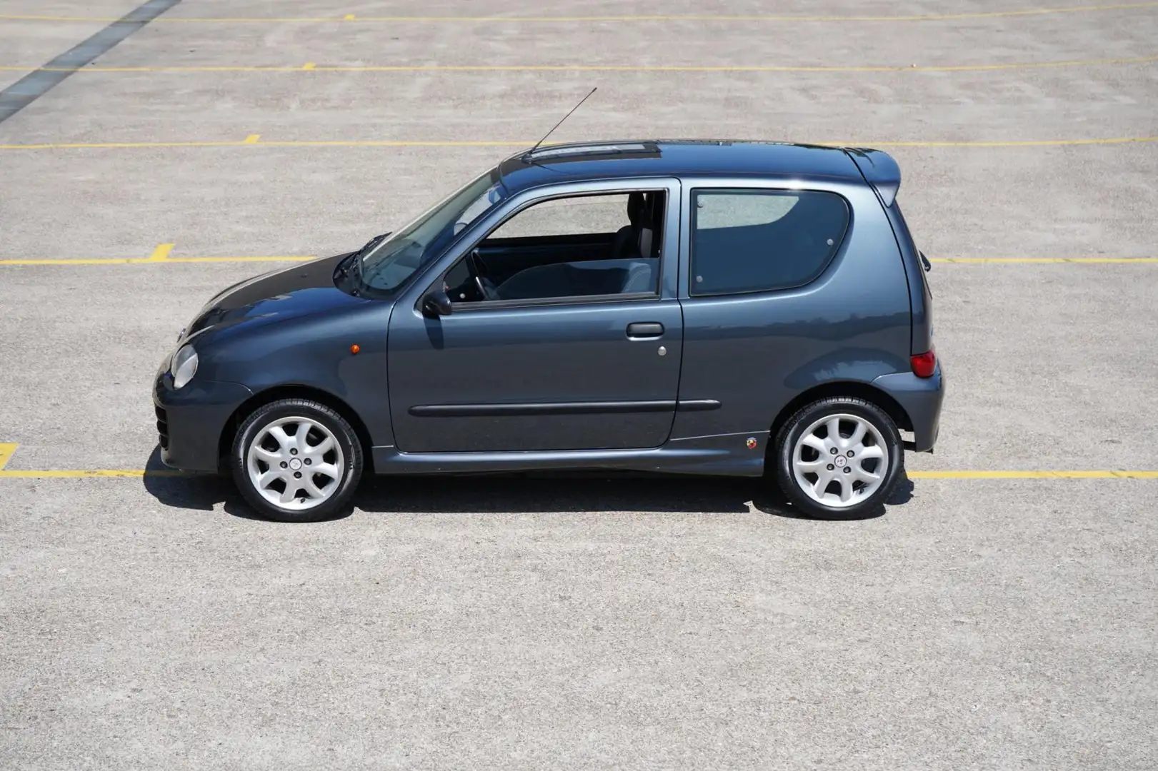 Fiat Seicento 1.1 Sporting Abarth Gris - 2