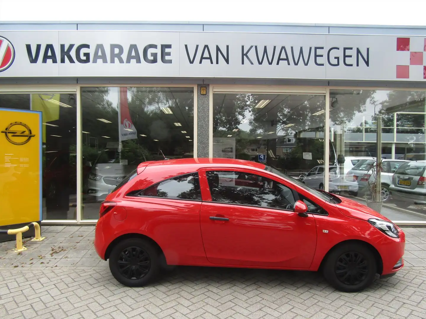 Opel Corsa 1.2 AIRCO / BLUETOOTH Rood - 1