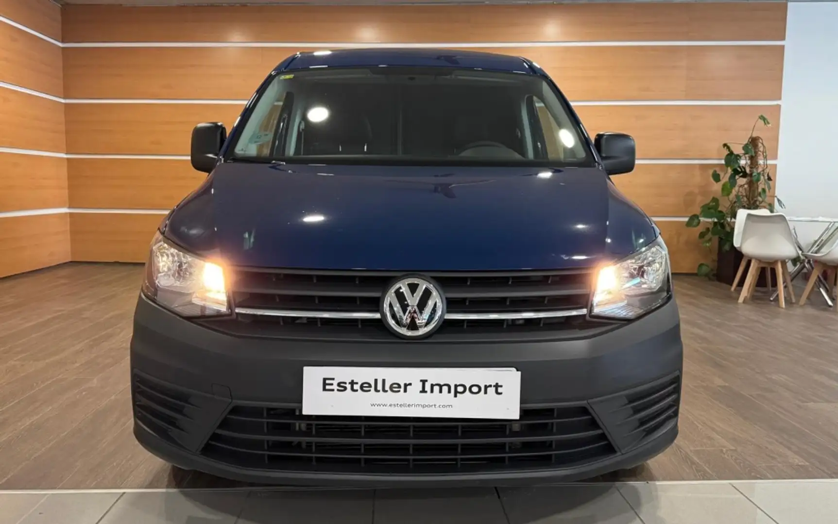 Volkswagen Caddy Furgón Maxi 2.0TDI 75kW Azul - 2